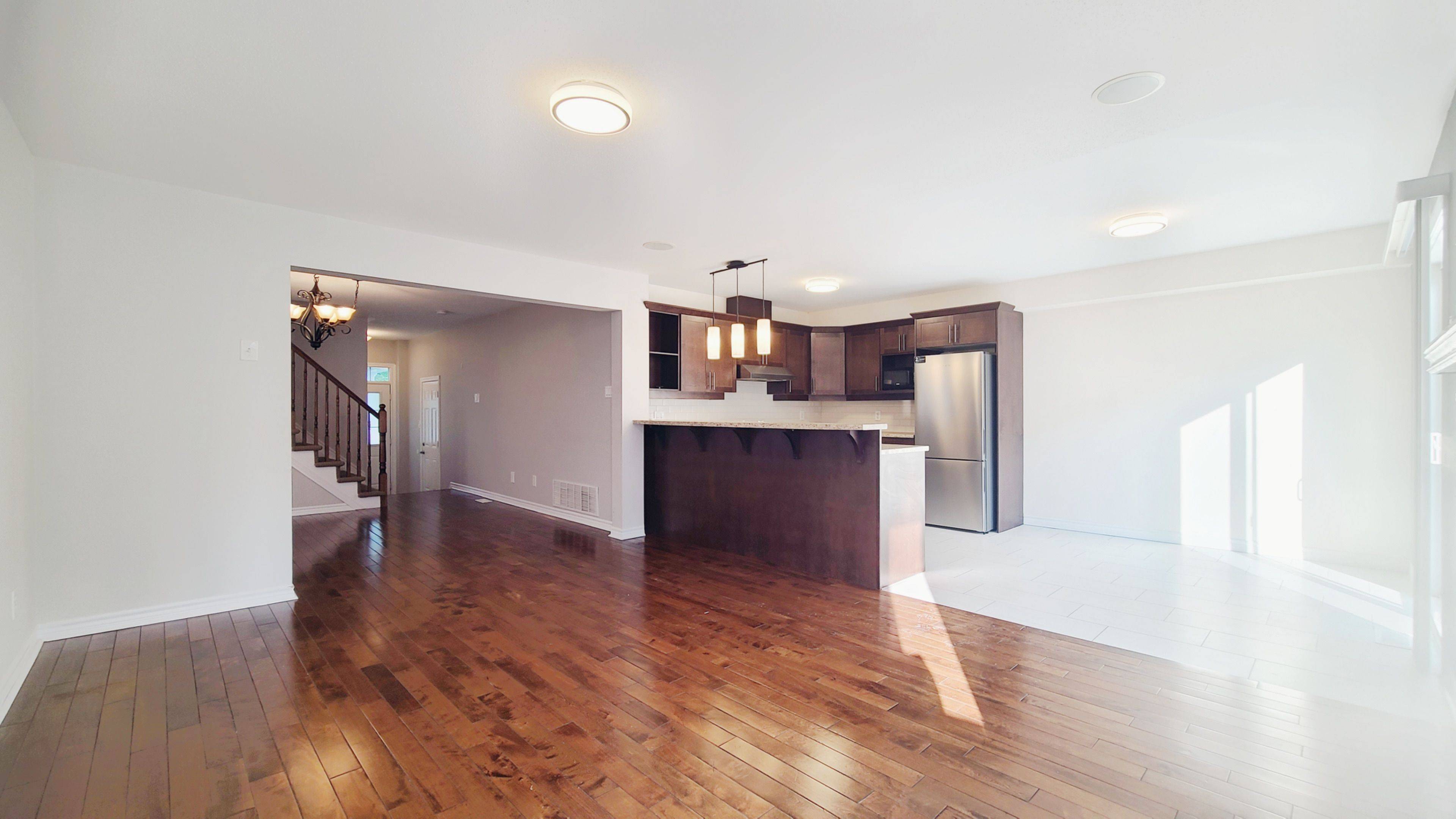 Stittsville - Munster - Richmond, ON K2S 0L8,206 AQUILO CRES