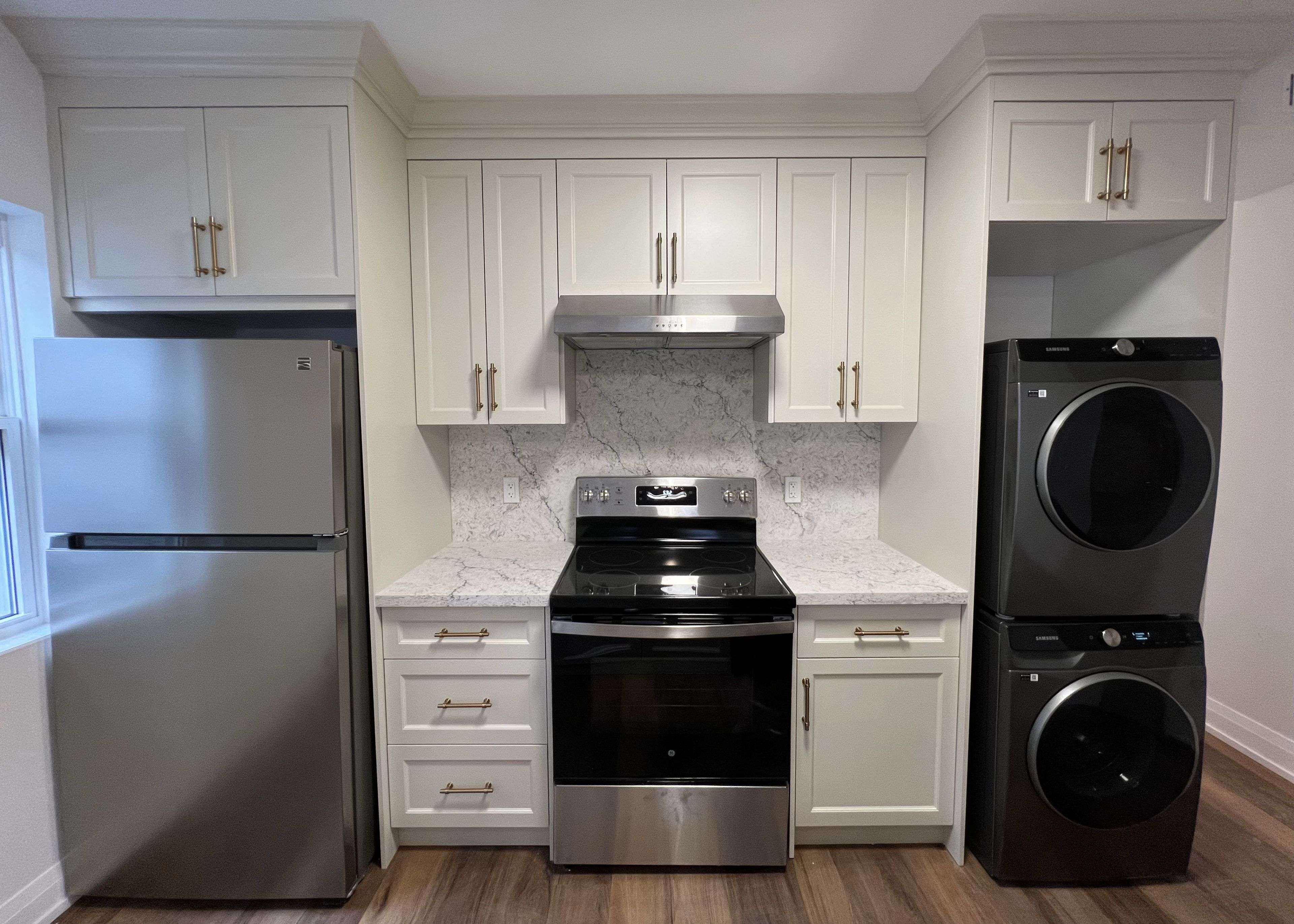 Niagara Falls, ON L2E 1V9,4876 Simcoe ST #1