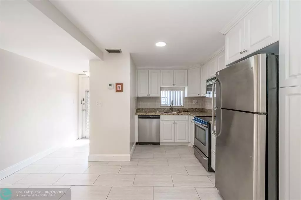 Pembroke Pines, FL 33025,9523 S Hollybrook Lake Dr #107
