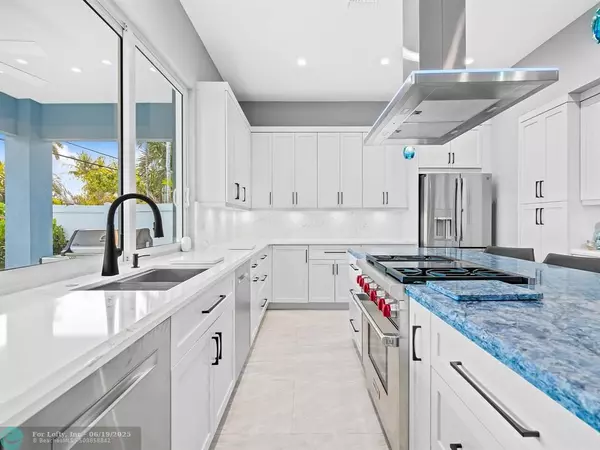 Lighthouse Point, FL 33064,2754 NE 31st Ct