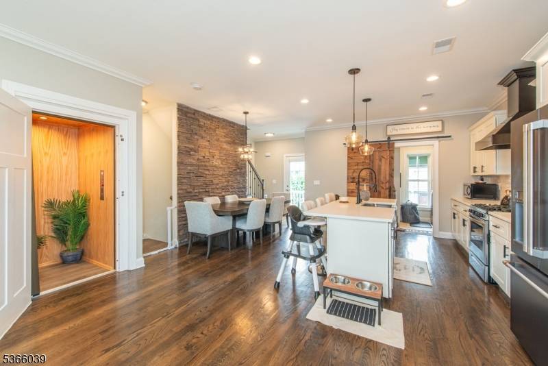 Fairfield Twp., NJ 07004,15 Chaz Way