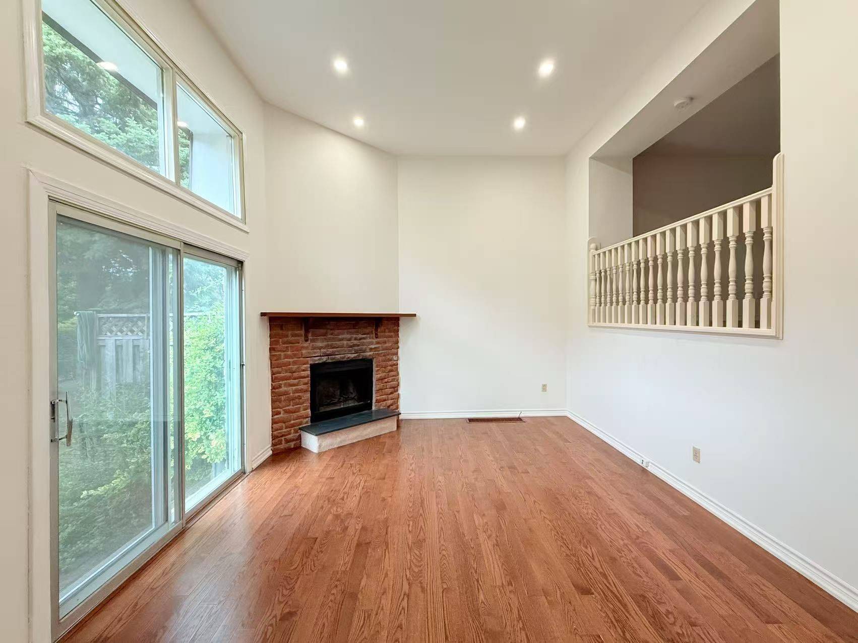 Markham, ON L3R 2R2,653 Village Pkwy #51