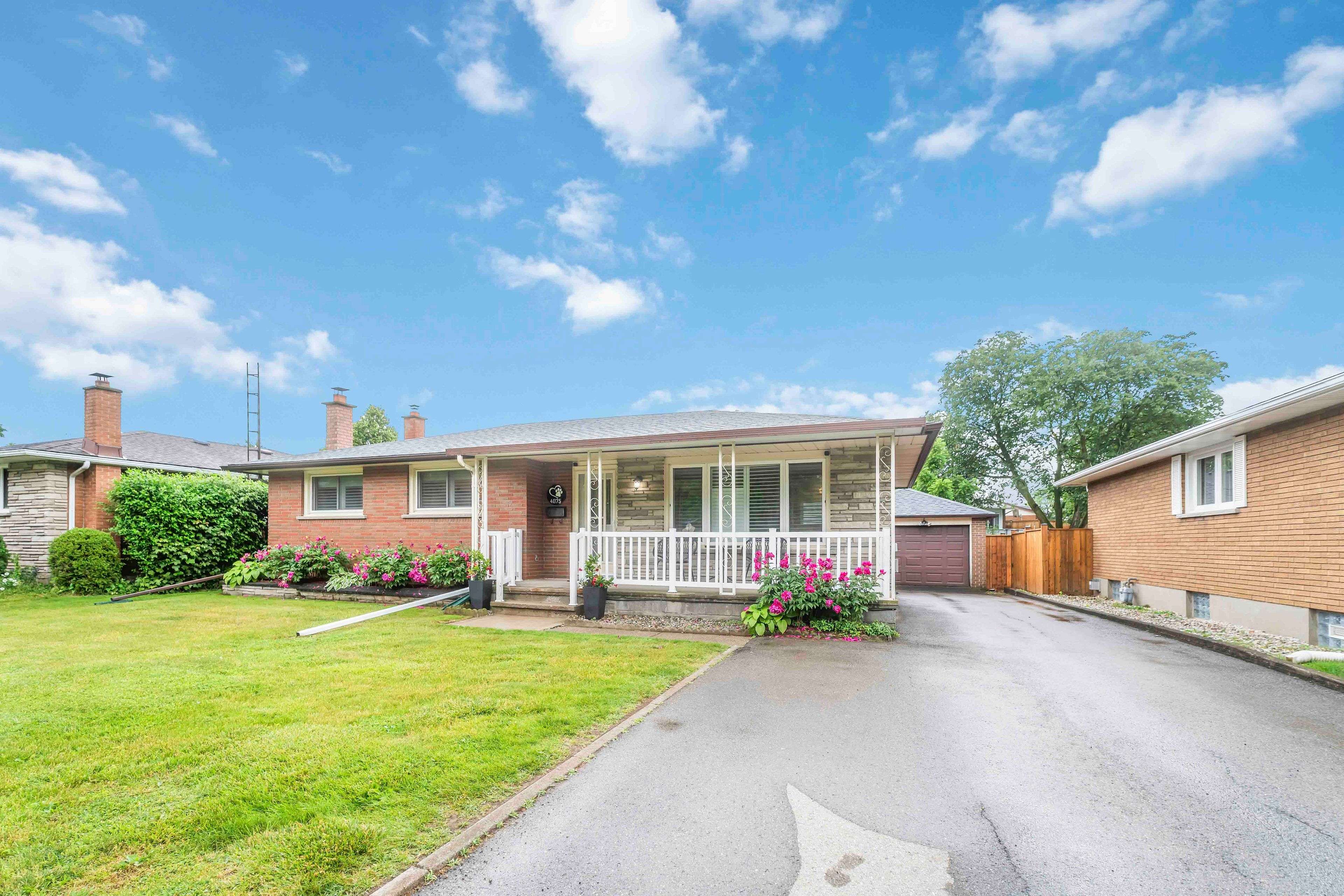 Niagara Falls, ON L2E 6K4,4075 Pettit AVE