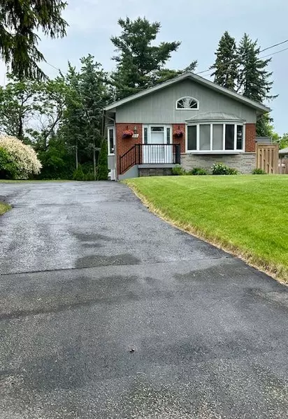 69 Lawson RD, Toronto E10, ON M1C 2J1