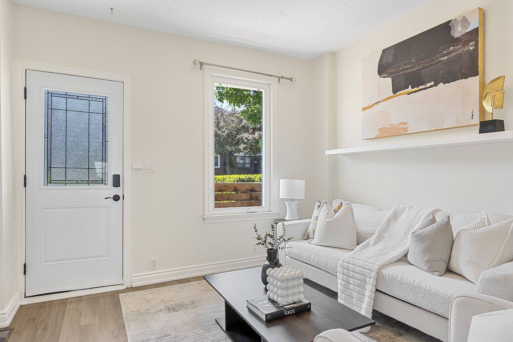 Toronto C01, ON M6K 1V8,44 Fisher ST
