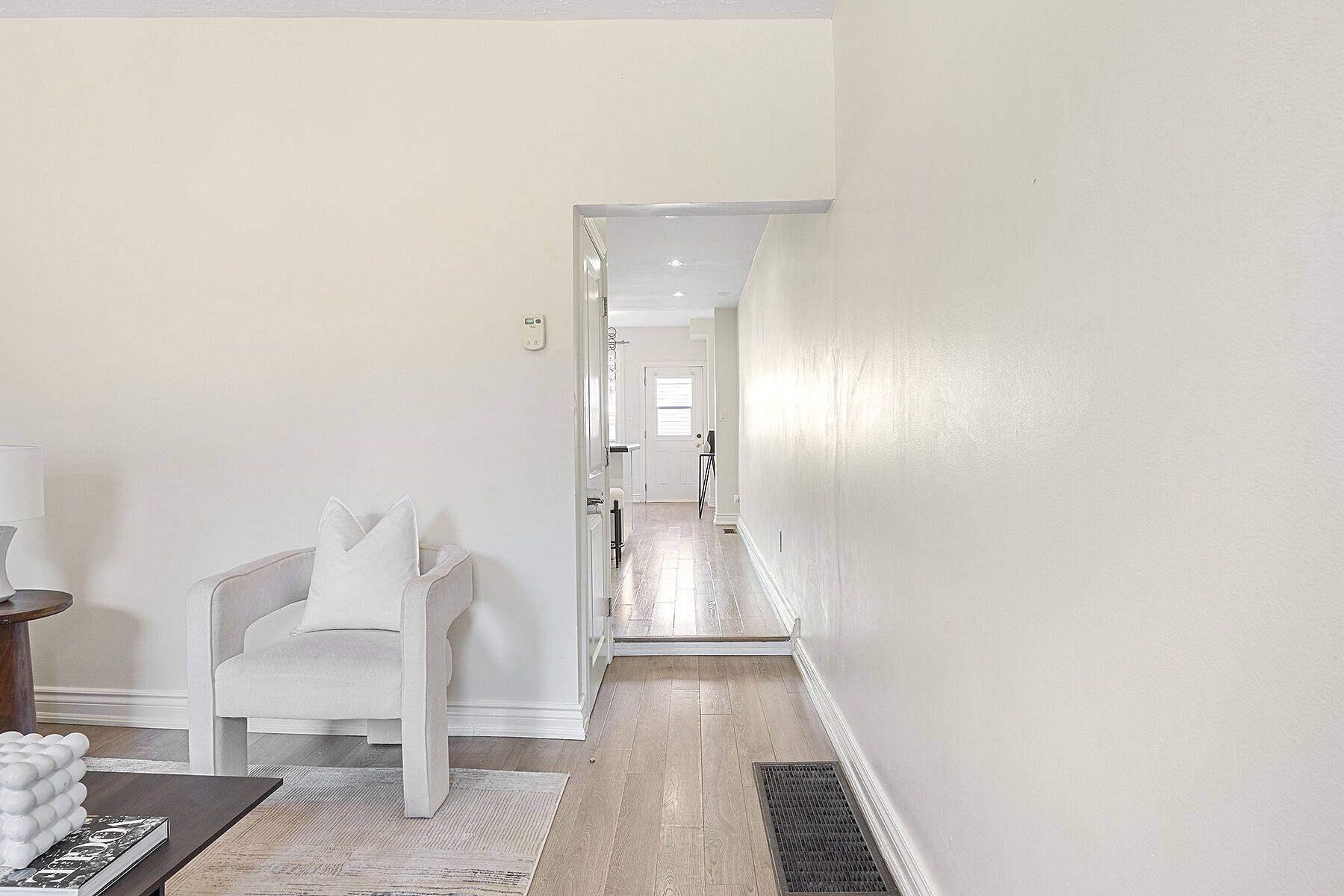 Toronto C01, ON M6K 1V8,44 Fisher ST