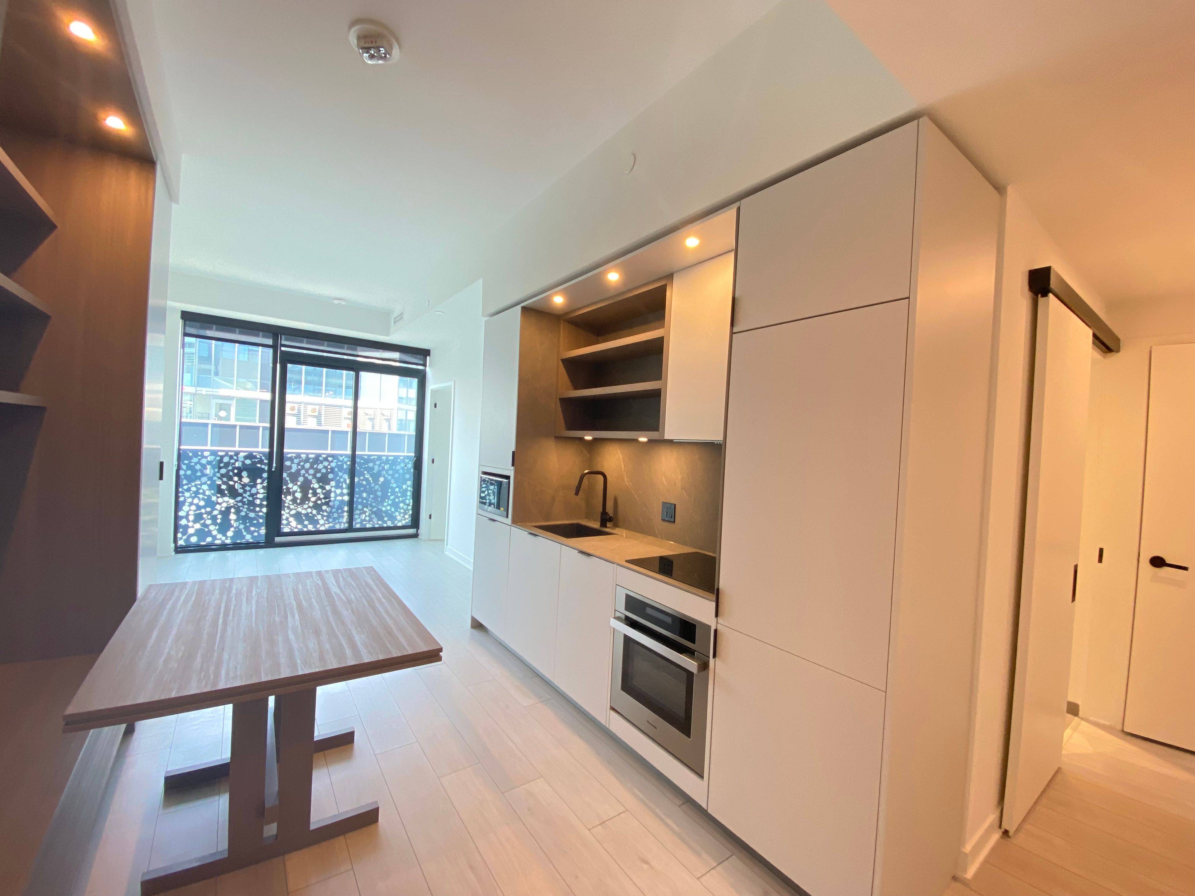 Toronto C08, ON M4Y 0J1,55 Charles ST E #4807
