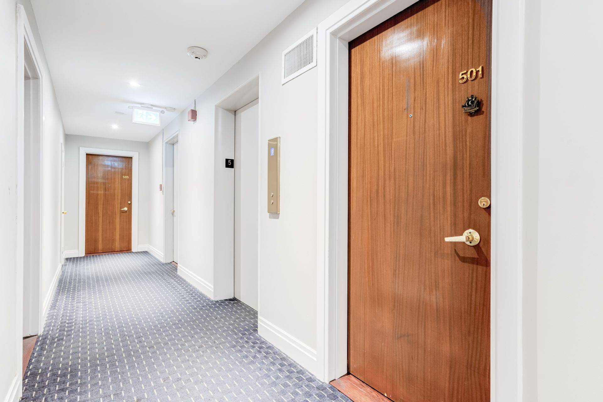 Toronto C02, ON M4V 2K4,581 Avenue RD #501