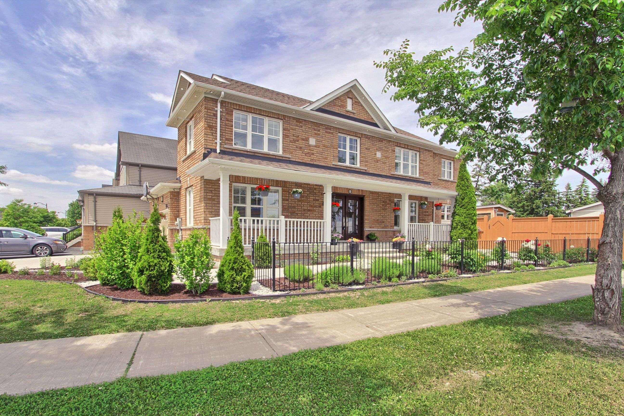 Bradford West Gwillimbury, ON L3Z 0K8,468 Langford BLVD