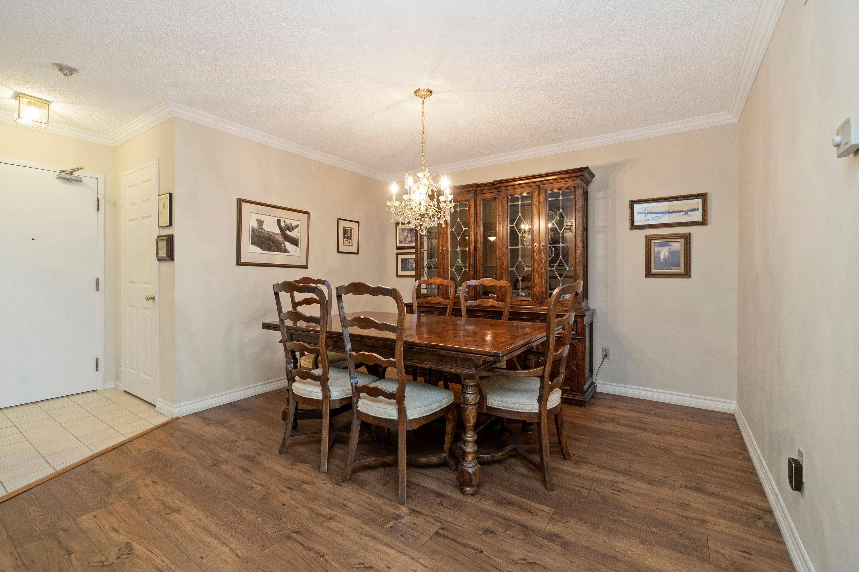 Markham, ON L3R 8H4,25 Austin DR #822