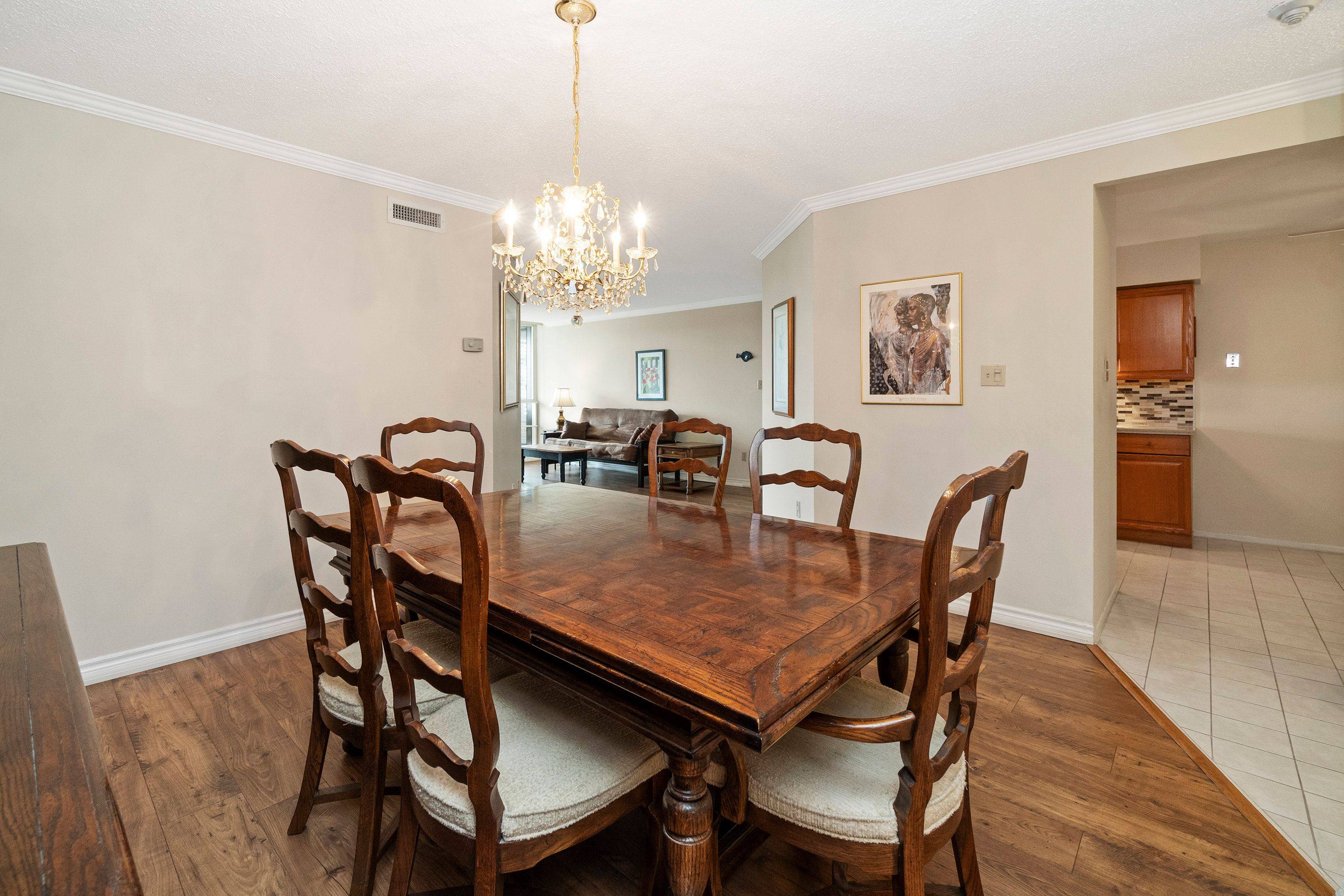 Markham, ON L3R 8H4,25 Austin DR #822
