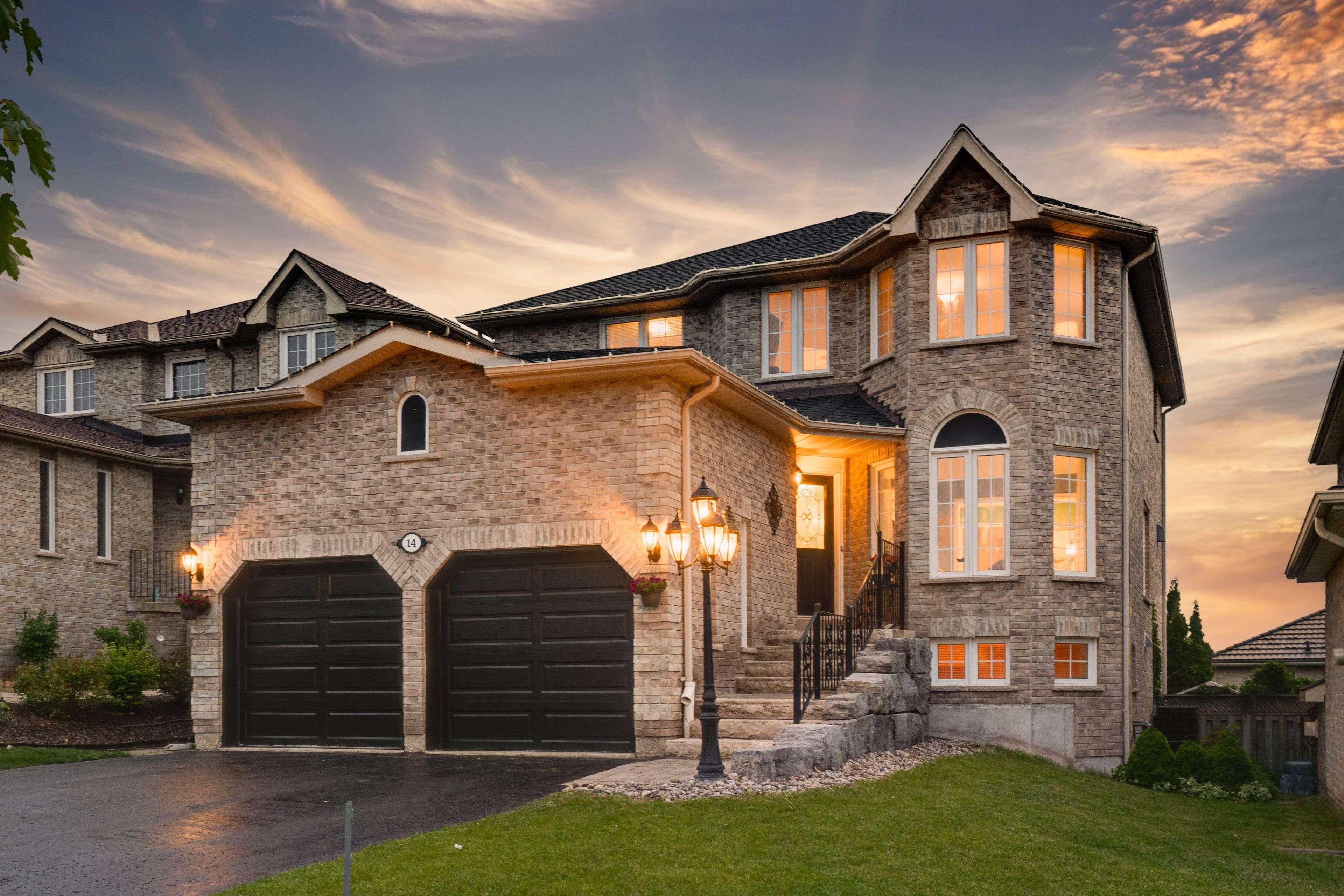 14 Muir DR, Barrie, ON L4N 0H9