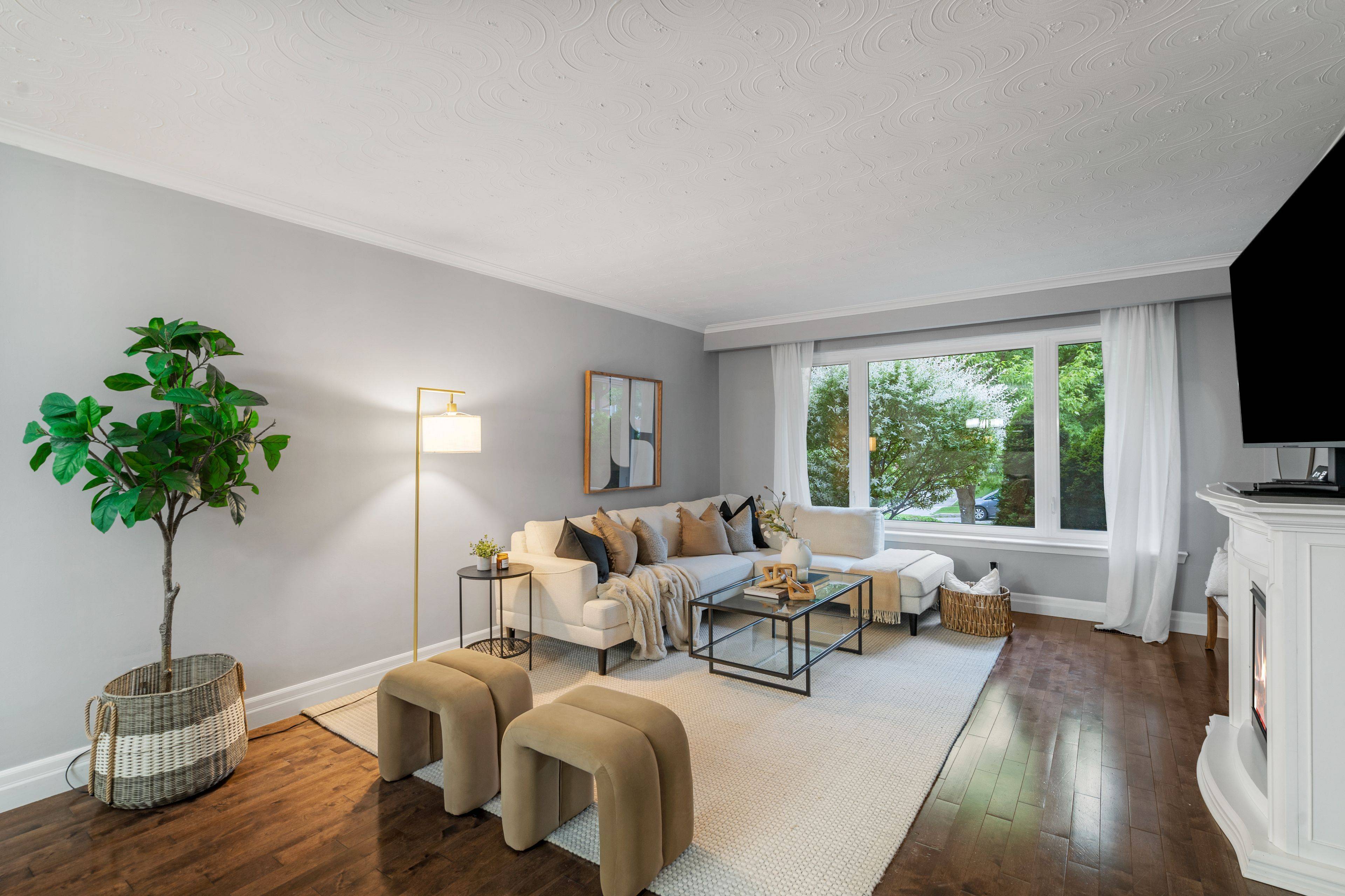 Toronto W09, ON M9P 2K3,9 Dixington CRES
