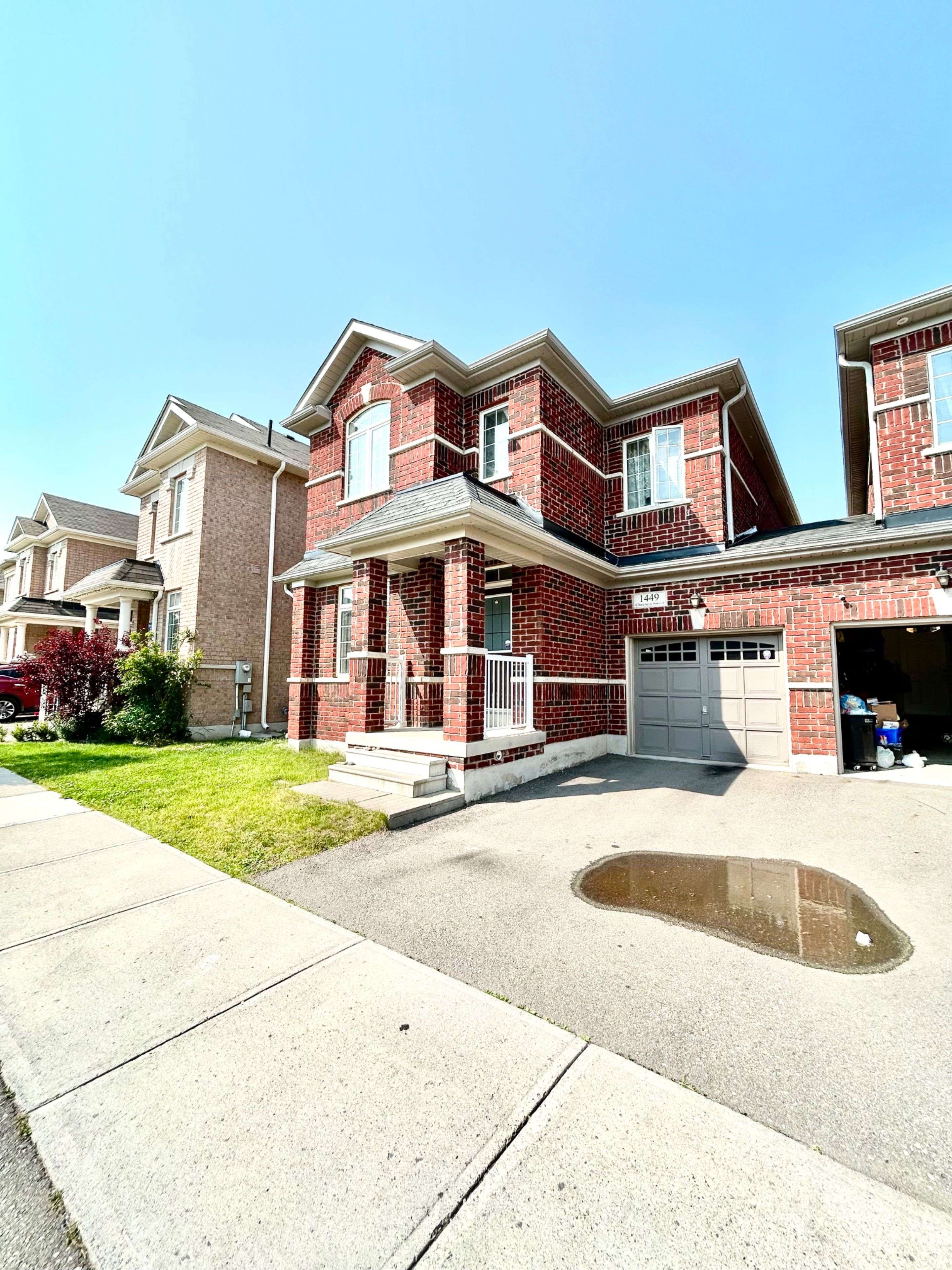 1449 Chretien ST, Milton, ON L9T 7K6