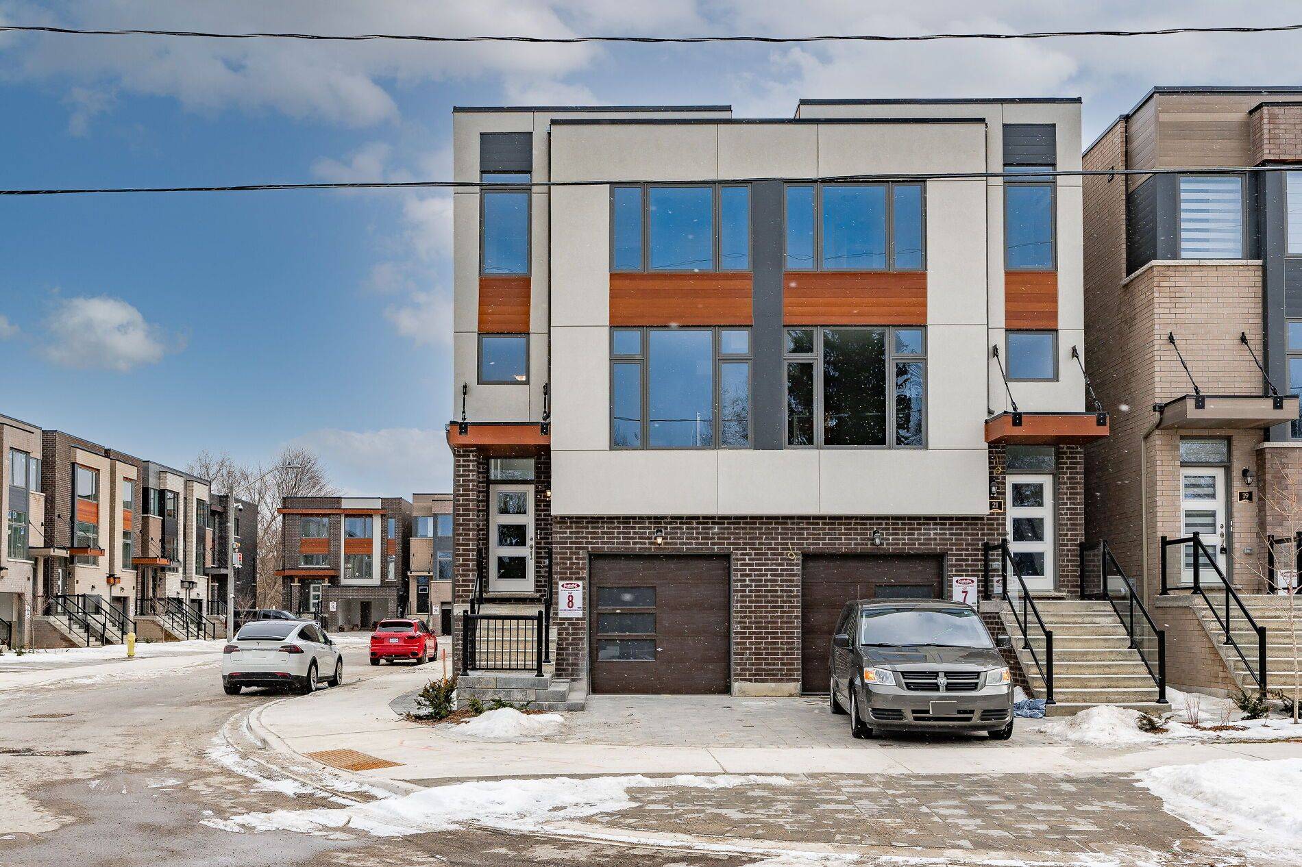 23 Blackstone ST #Main, Toronto W04, ON M6L 0A5