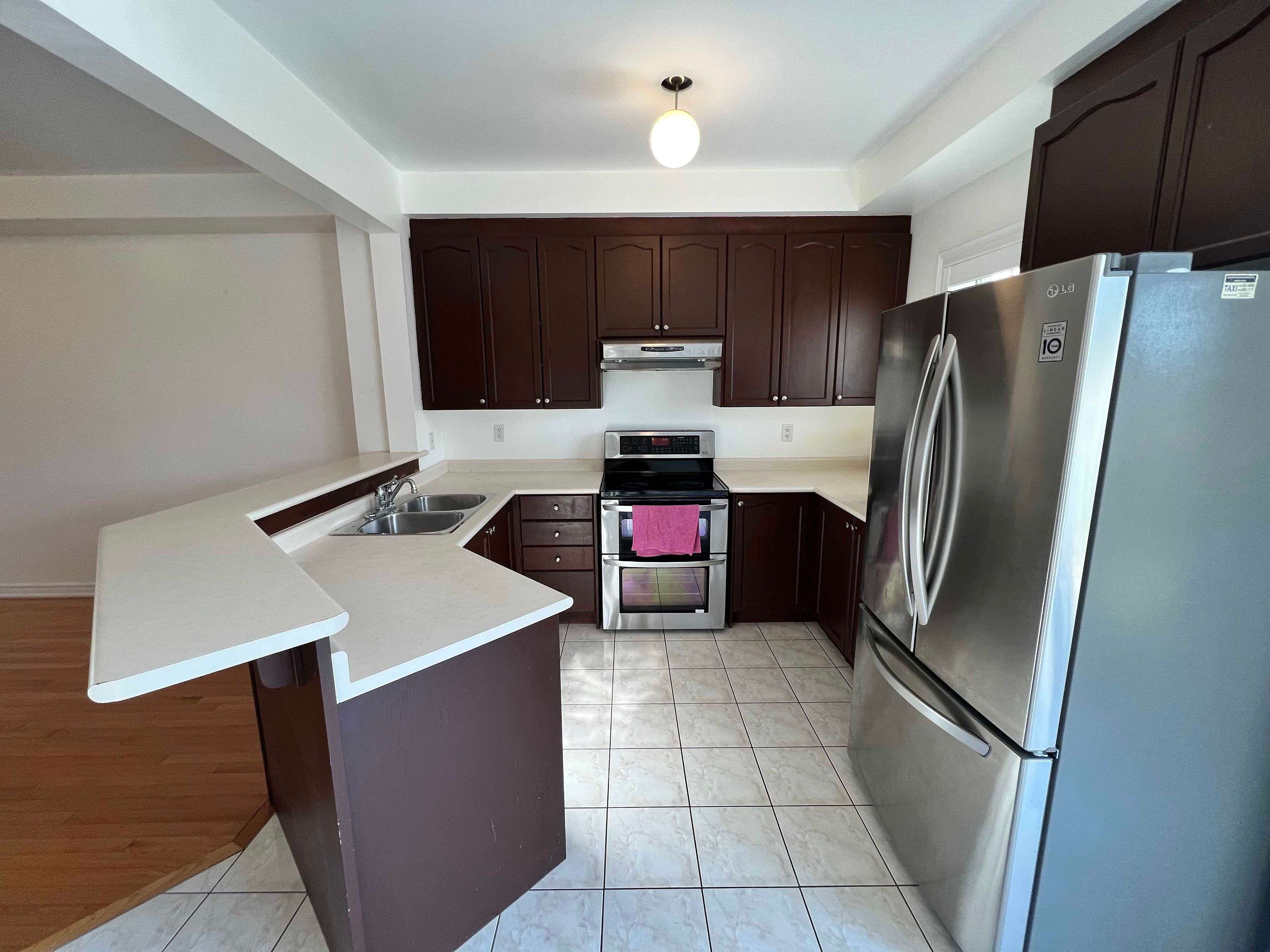 Brampton, ON L6V 4T4,18 Fishing CRES