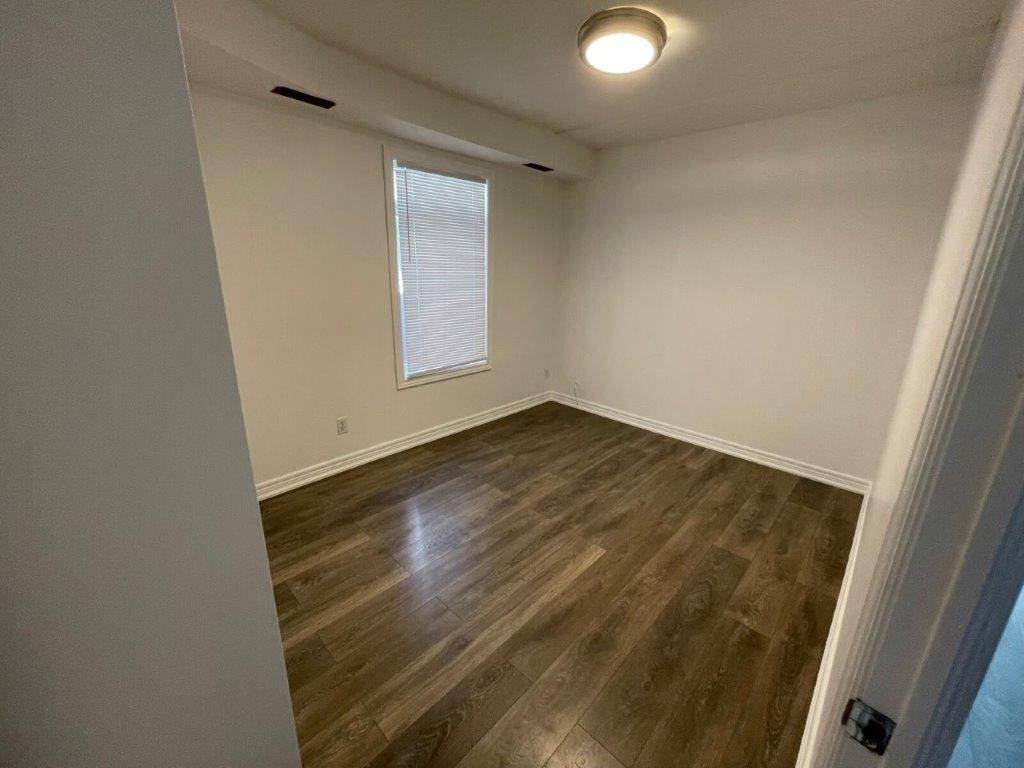 Toronto W03, ON M6H 3Z9,1409 Lansdowne AVE #2