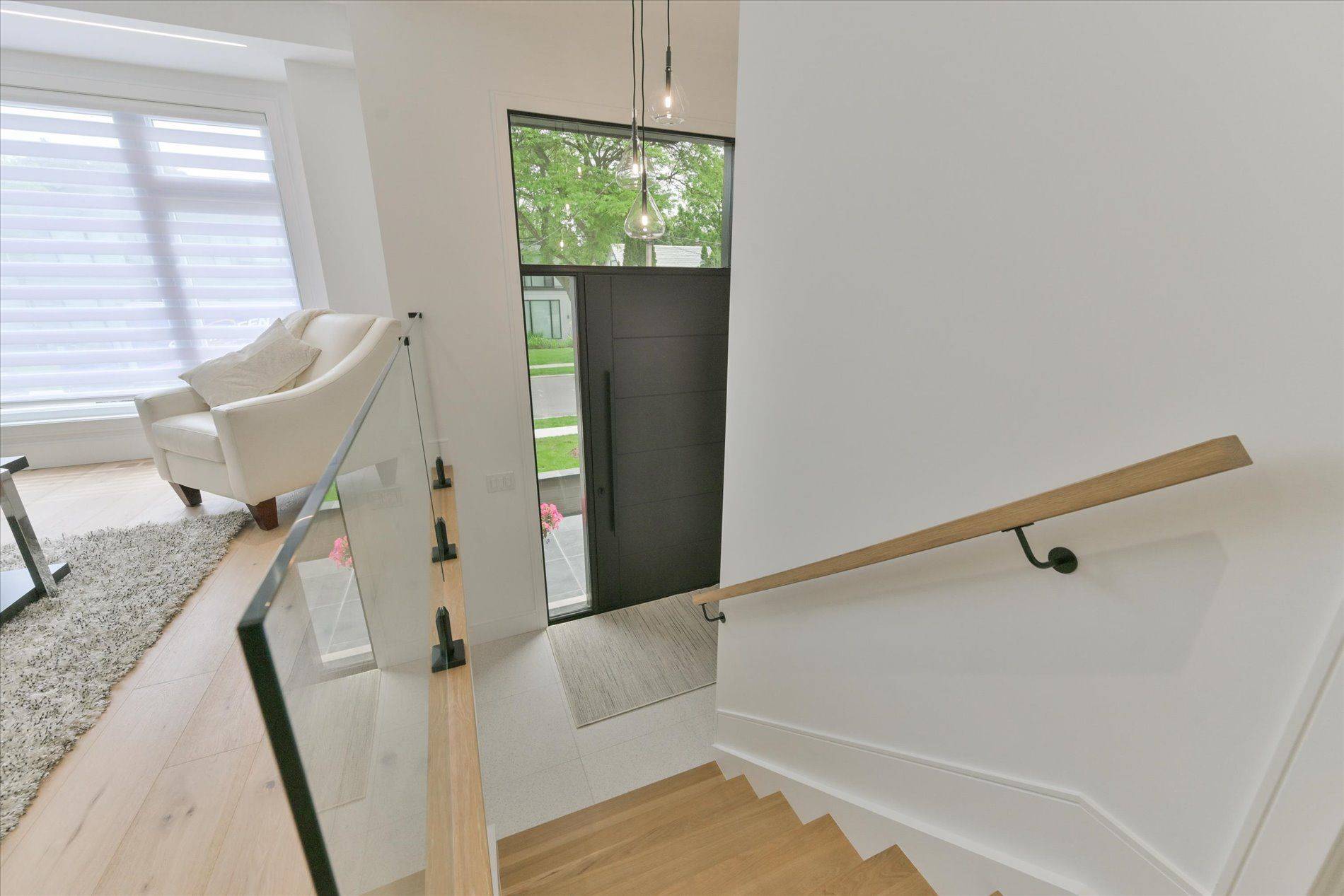 Toronto W06, ON M8W 3L9,32 Thirty Eighth ST