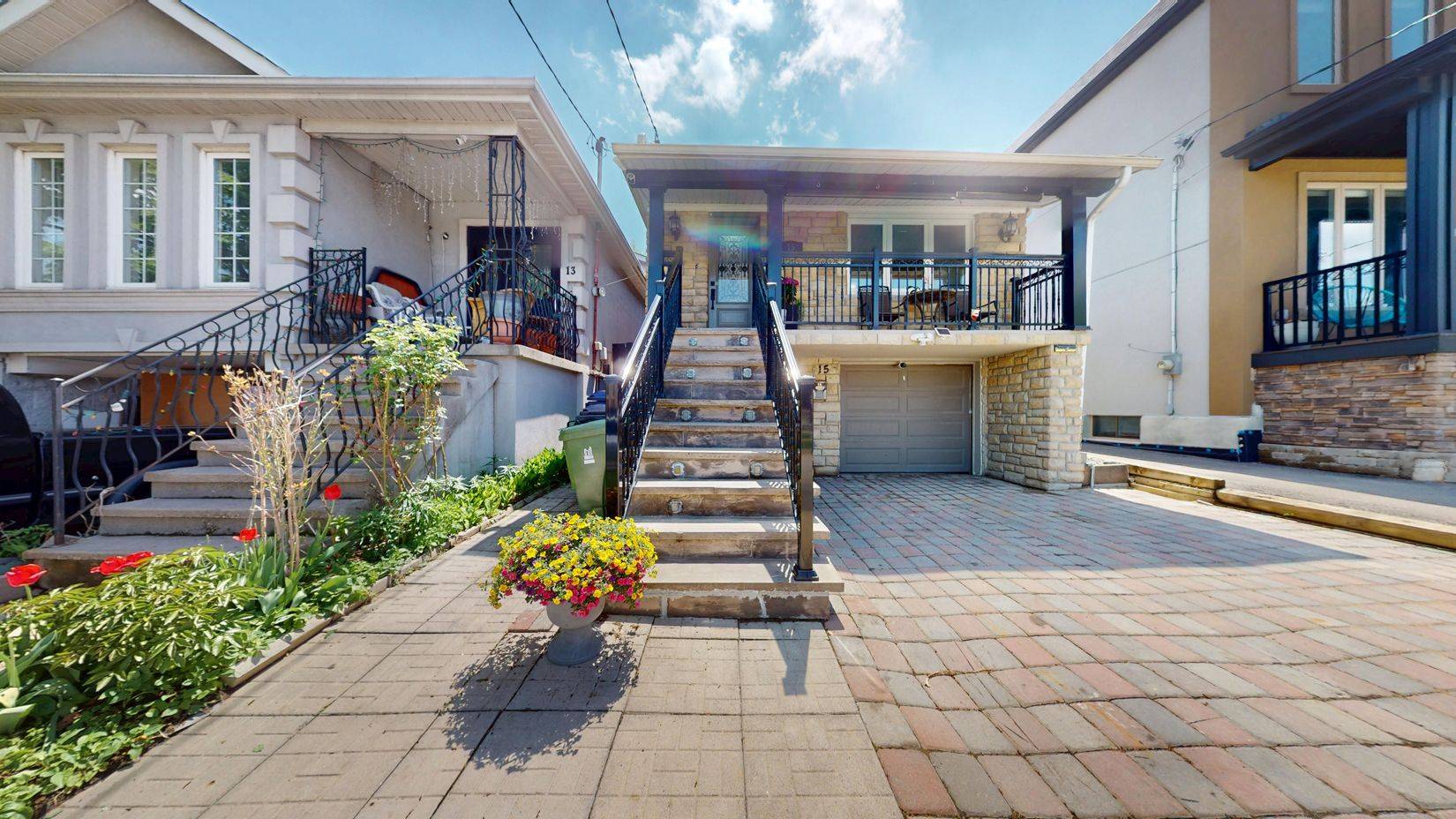 15 Maple Bush AVE, Toronto W04, ON M9N 1S7