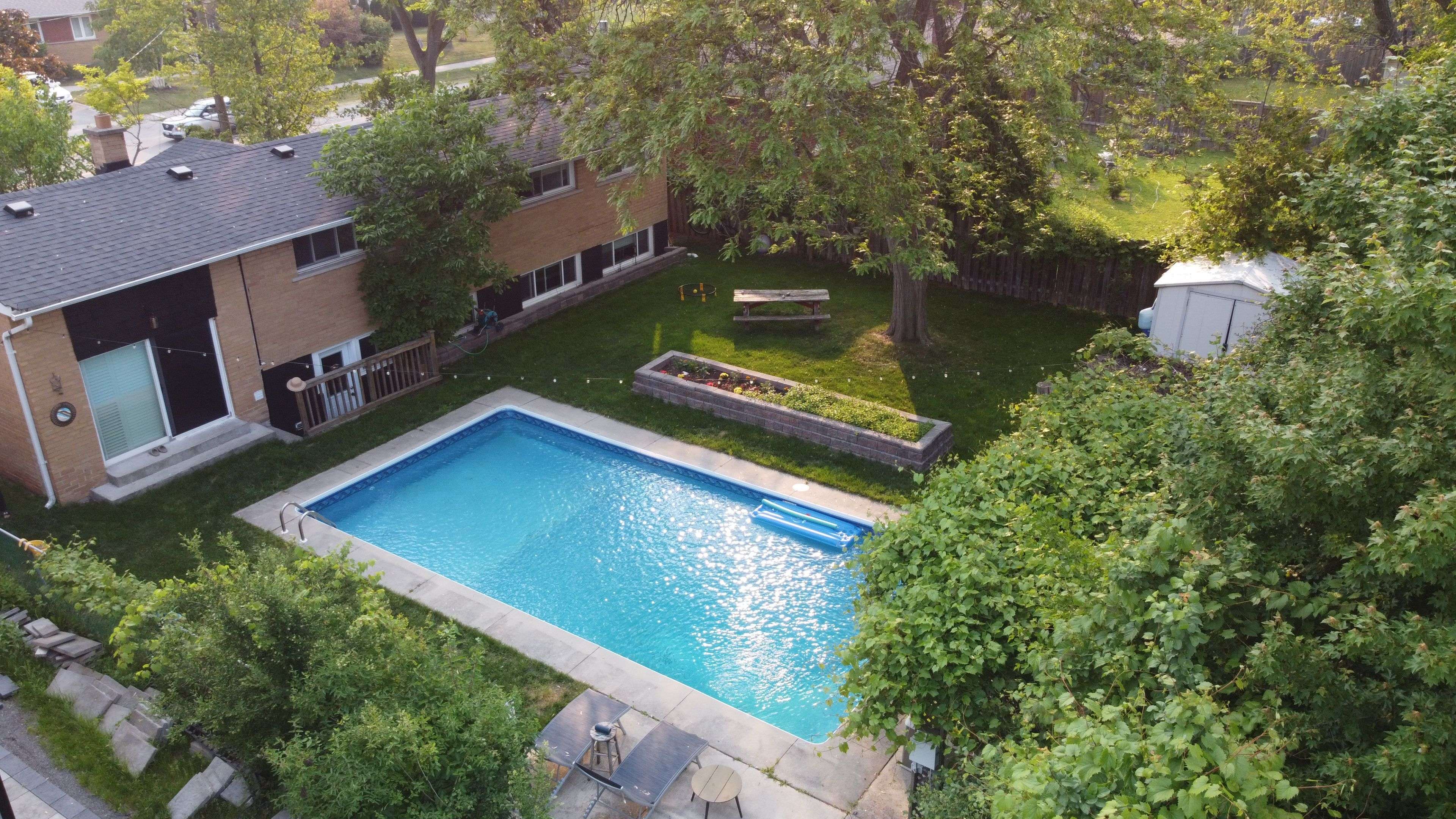 423 Scarsdale CRES, Oakville, ON L6L 3W6