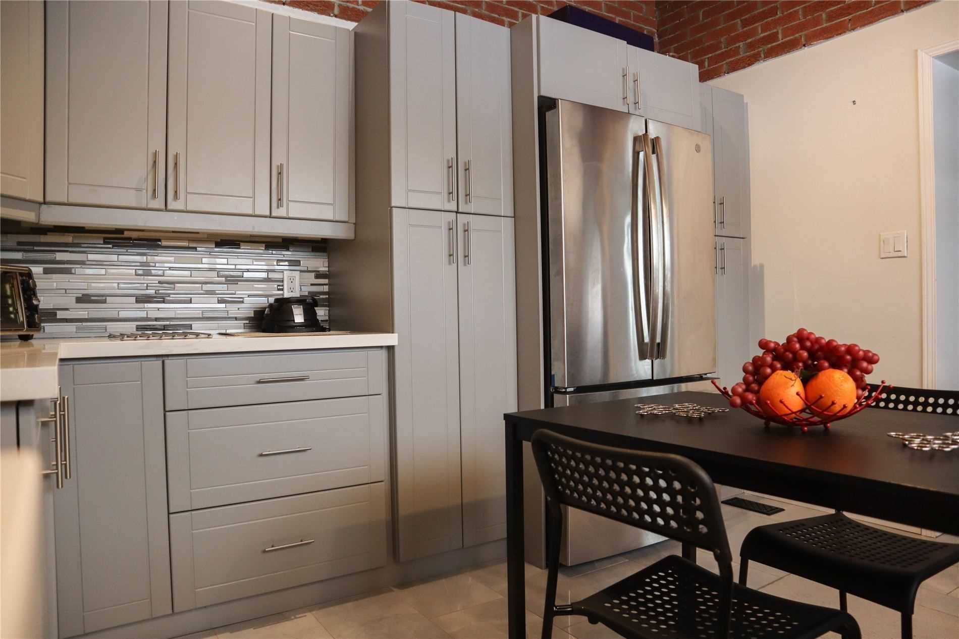 Oakville, ON L6L 3W6,423 Scarsdale CRES