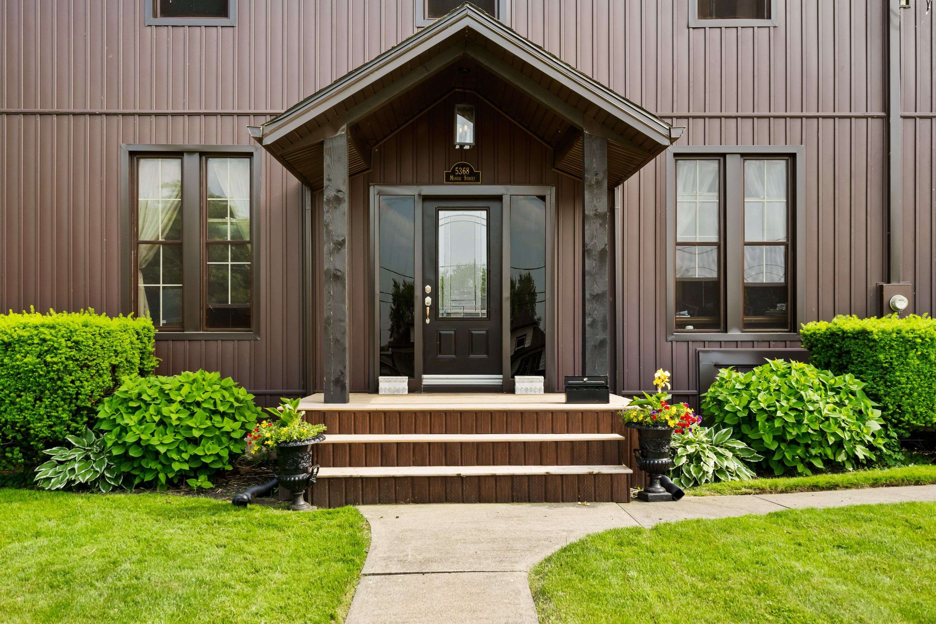 Niagara Falls, ON L2E 2V8,5368 Menzie ST