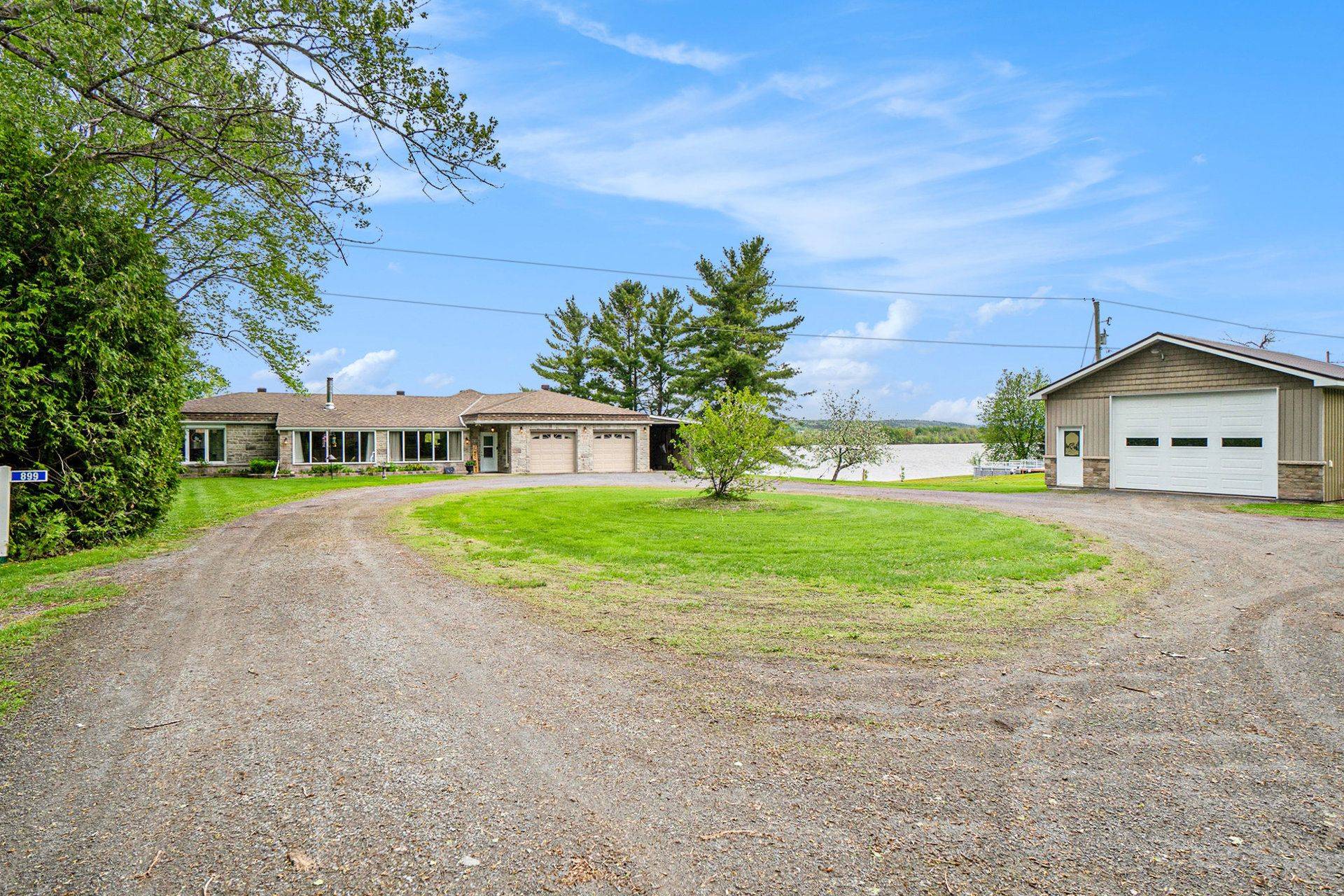 899 Concession RD, Alfred And Plantagenet, ON K0B 1L0