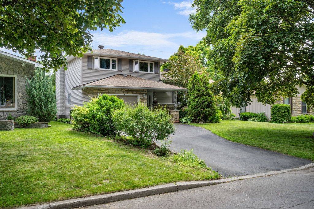 Overbrook - Castleheights And Area, ON K1K 1H4,542 Sirois AVE