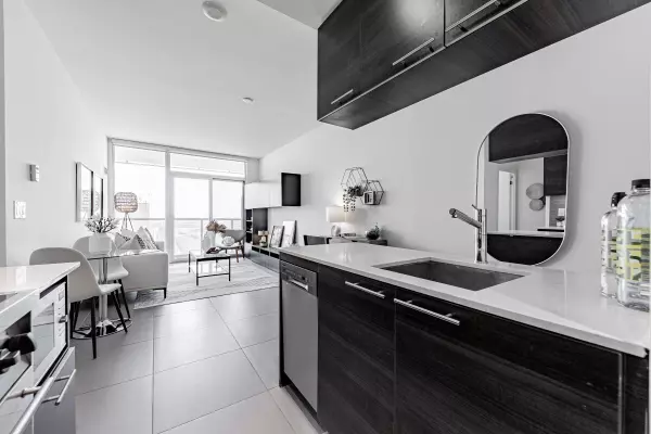 Toronto C08, ON M5E 0A2,1 Market ST #2206