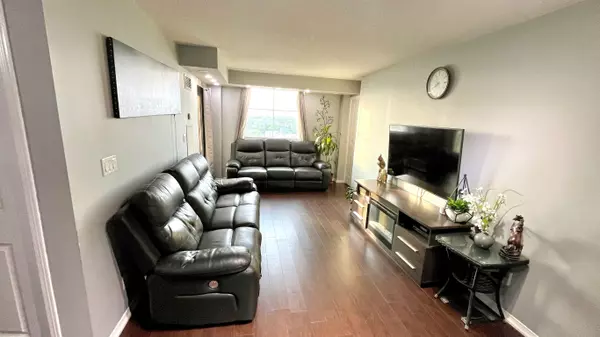 Toronto E11, ON M1B 0A1,6 Rosebank DR #11M