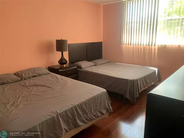 Tamarac, FL 33321,9081 Lime Bay Blvd #214