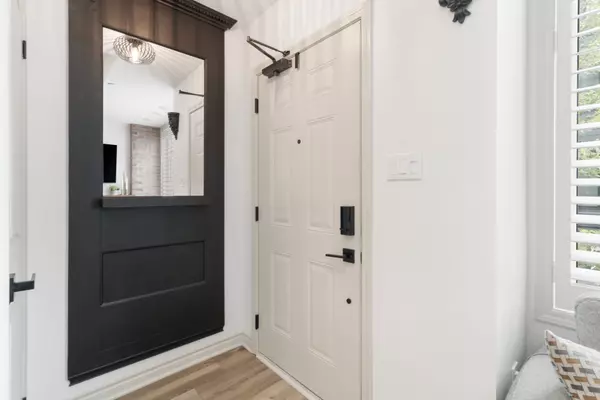 Mississauga, ON L5J 0B3,2232 Bromsgrove RD #4