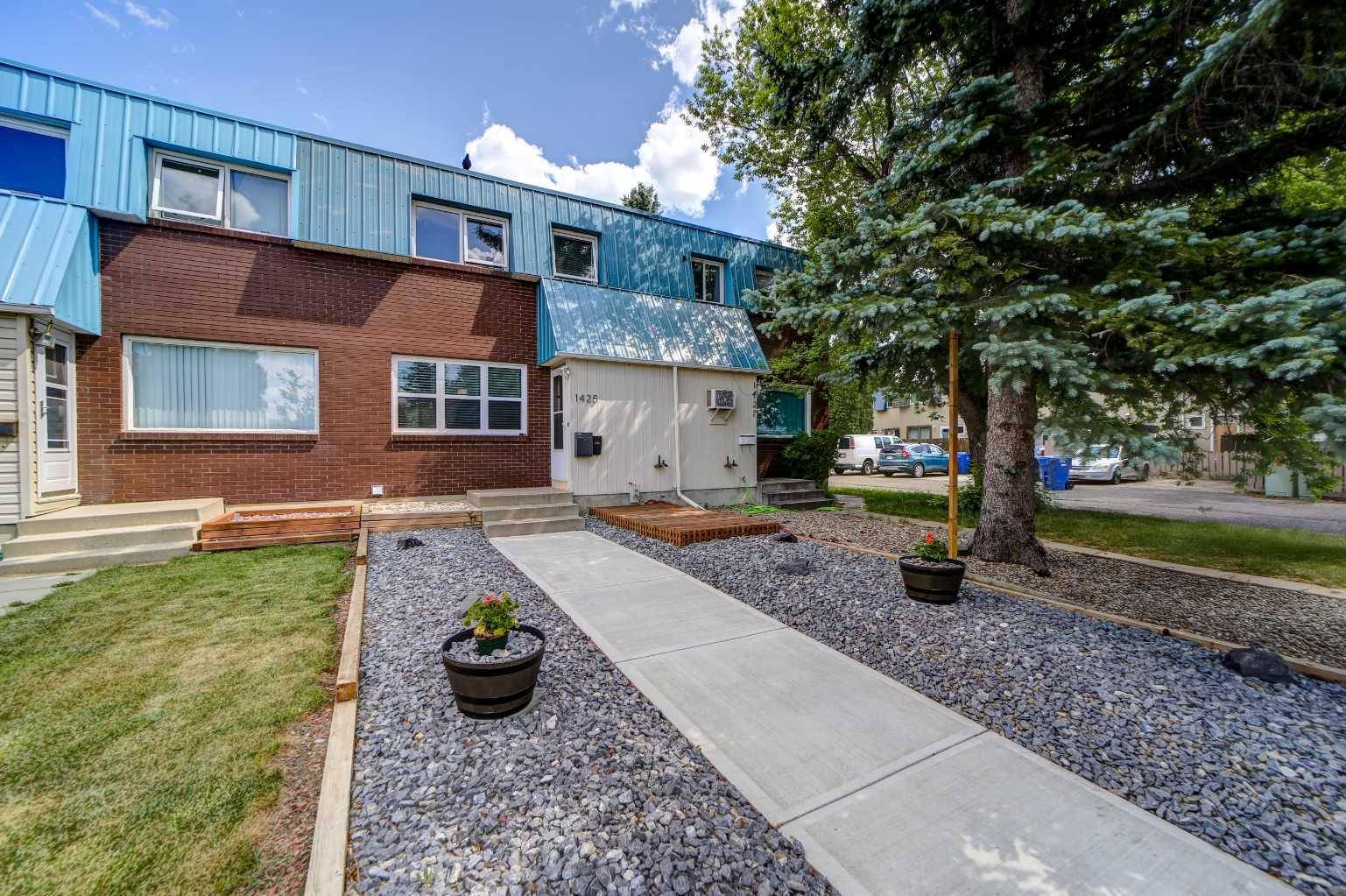 Lethbridge, AB T1J 3K3,1425 Lakemount BLVD South