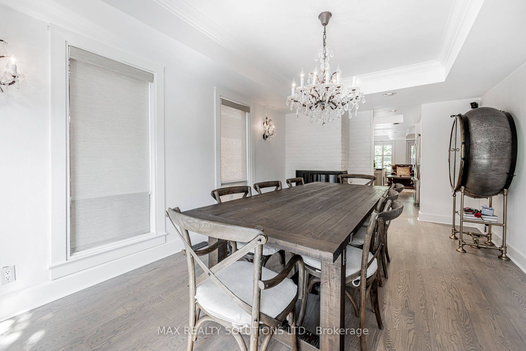 Toronto C04, ON M4N 1Y9,30 Roslin AVE