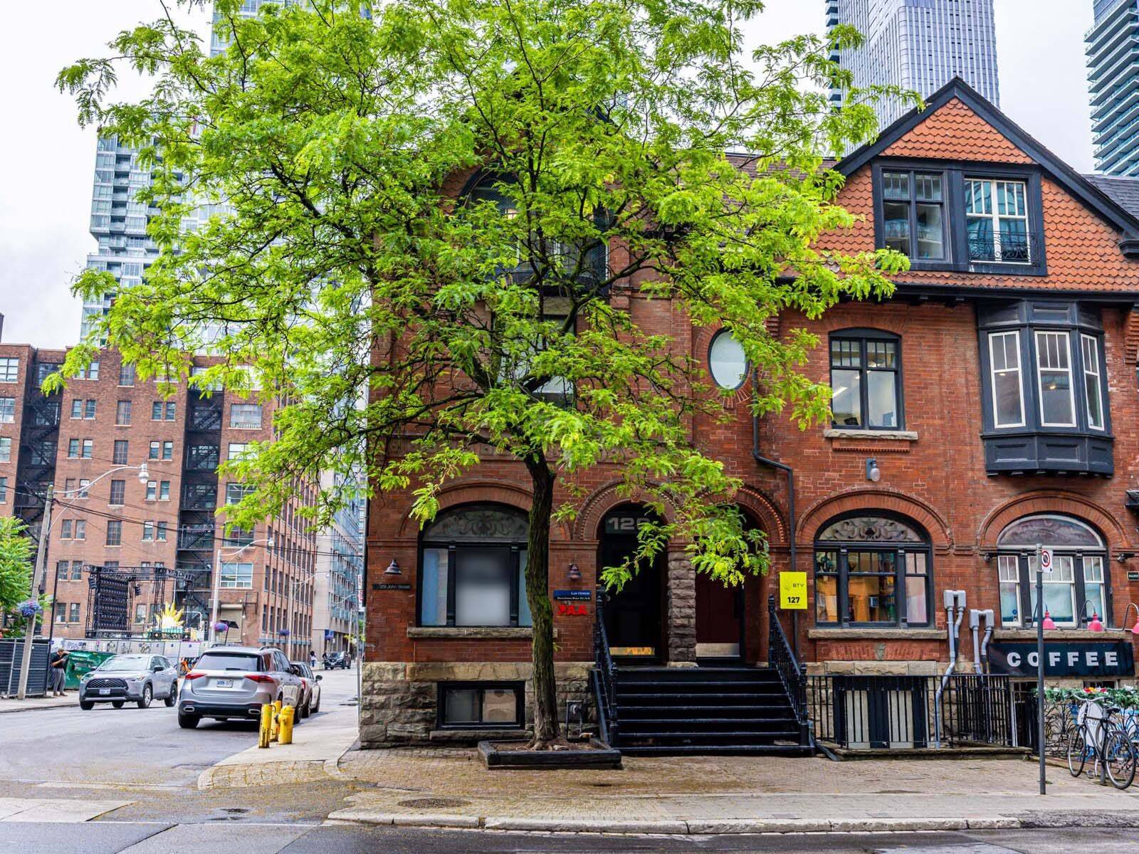 Toronto C01, ON M5V 2E2,129 John ST