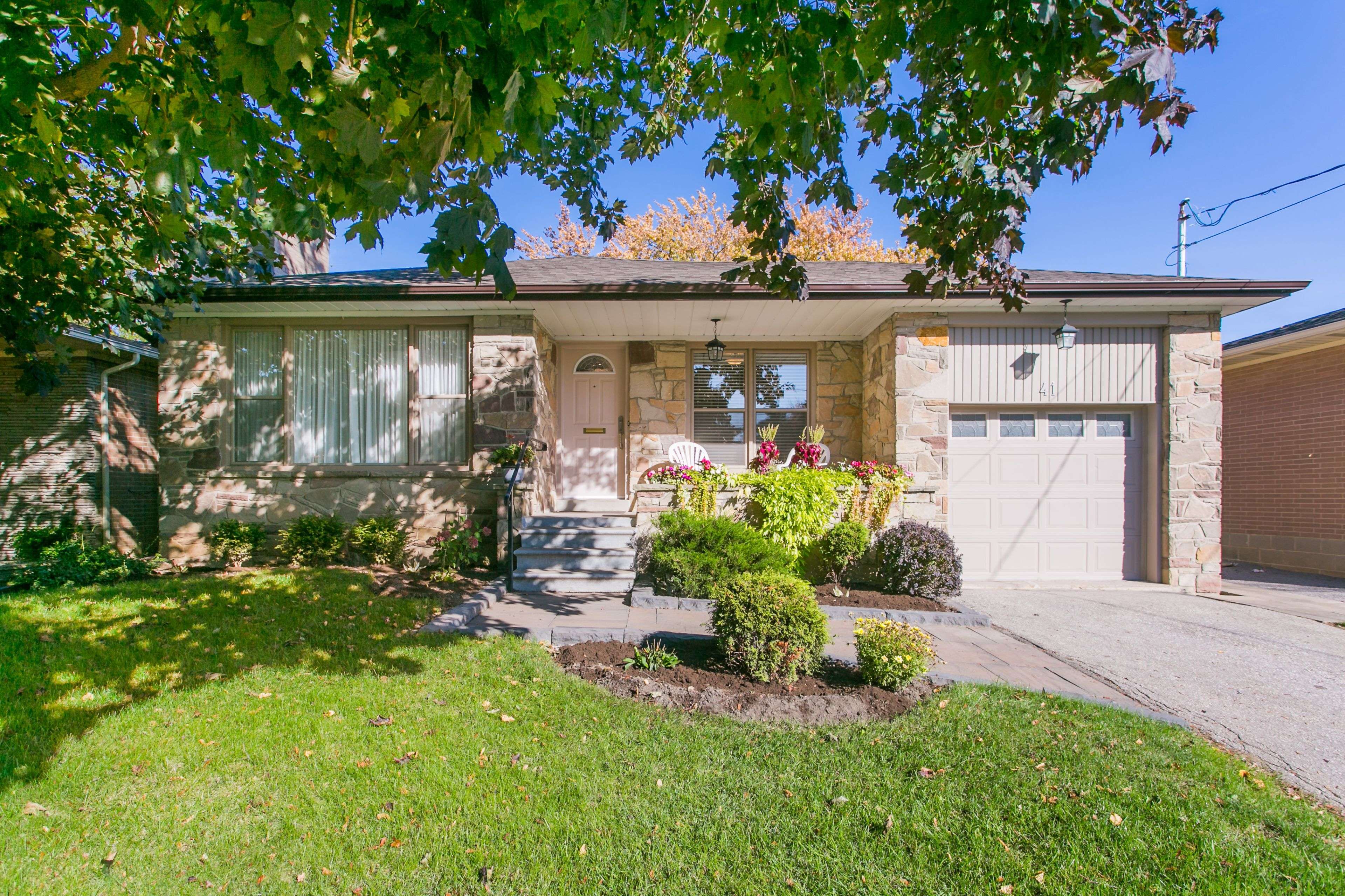 41 Heathview AVE, Toronto C15, ON M2K 2C2