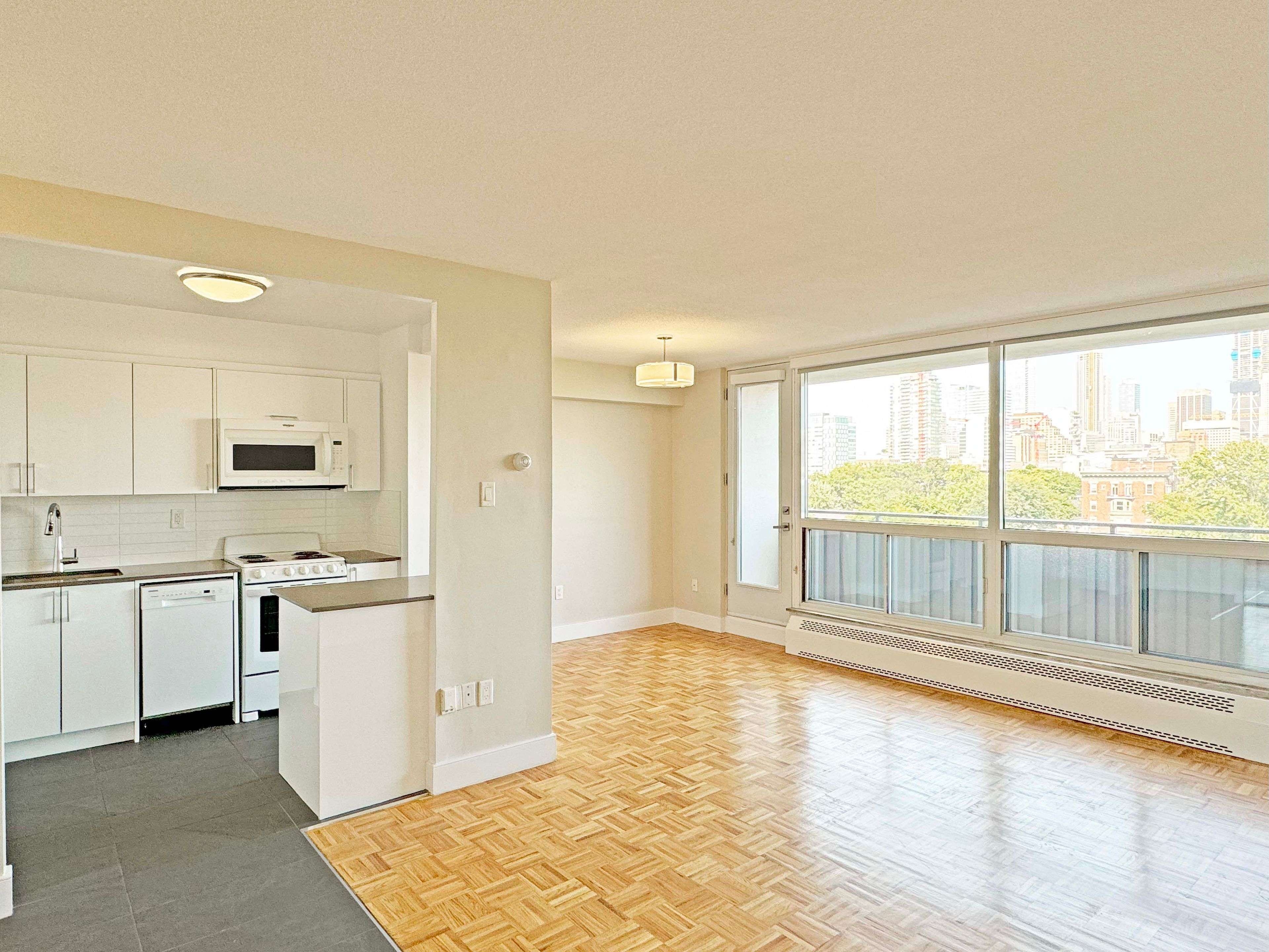 Toronto C01, ON M5S 2H8,666 Spadina AVE #808