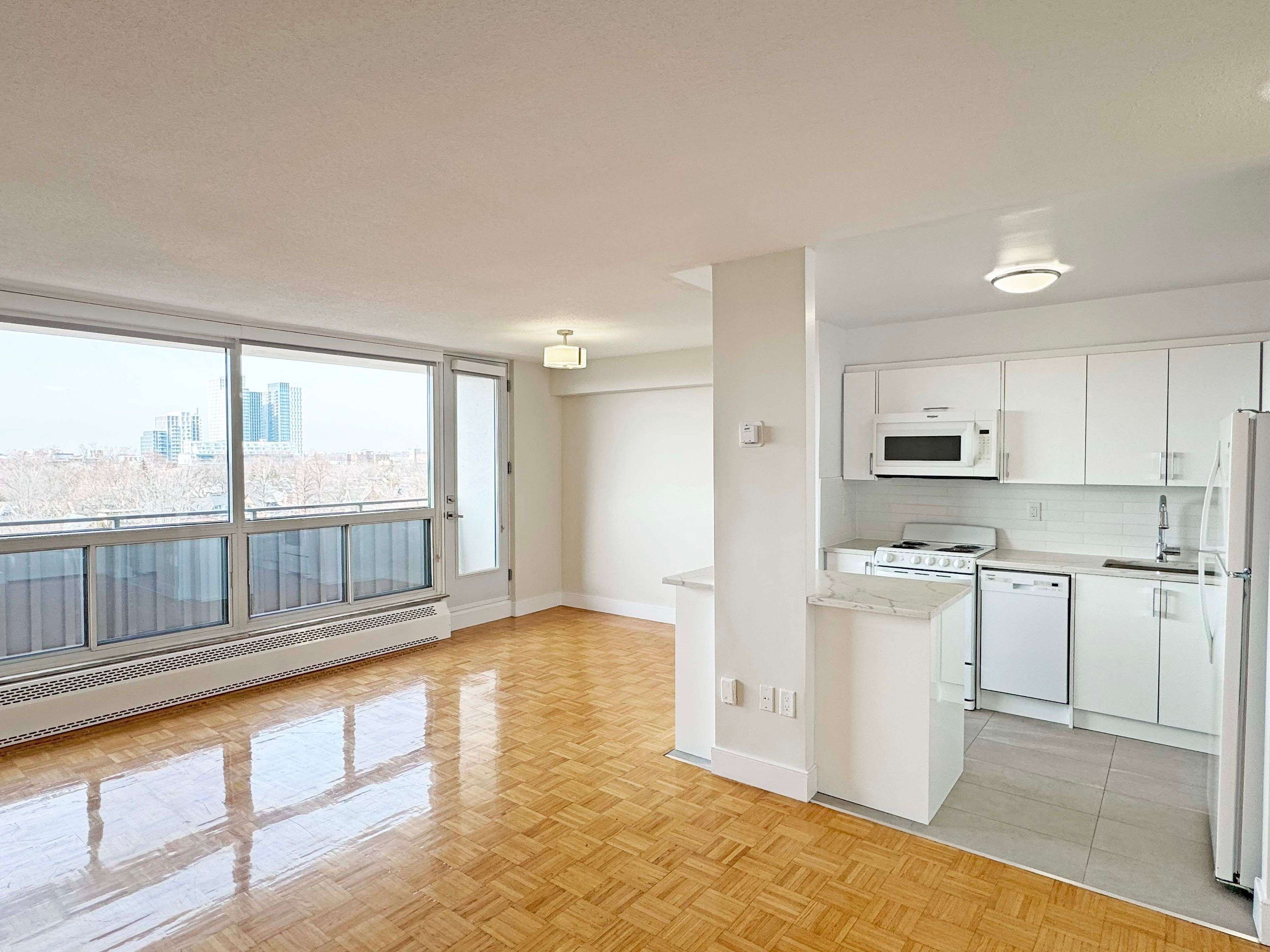Toronto C01, ON M5S 2H8,666 Spadina AVE #811