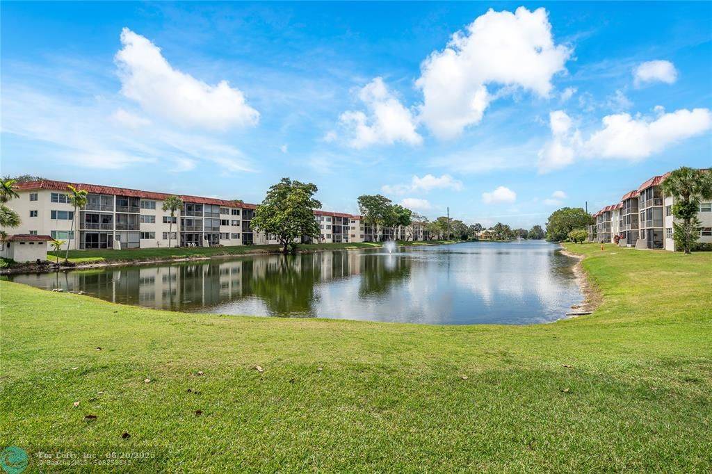 411 S Hollybrook Dr  #203, Pembroke Pines, FL 33025