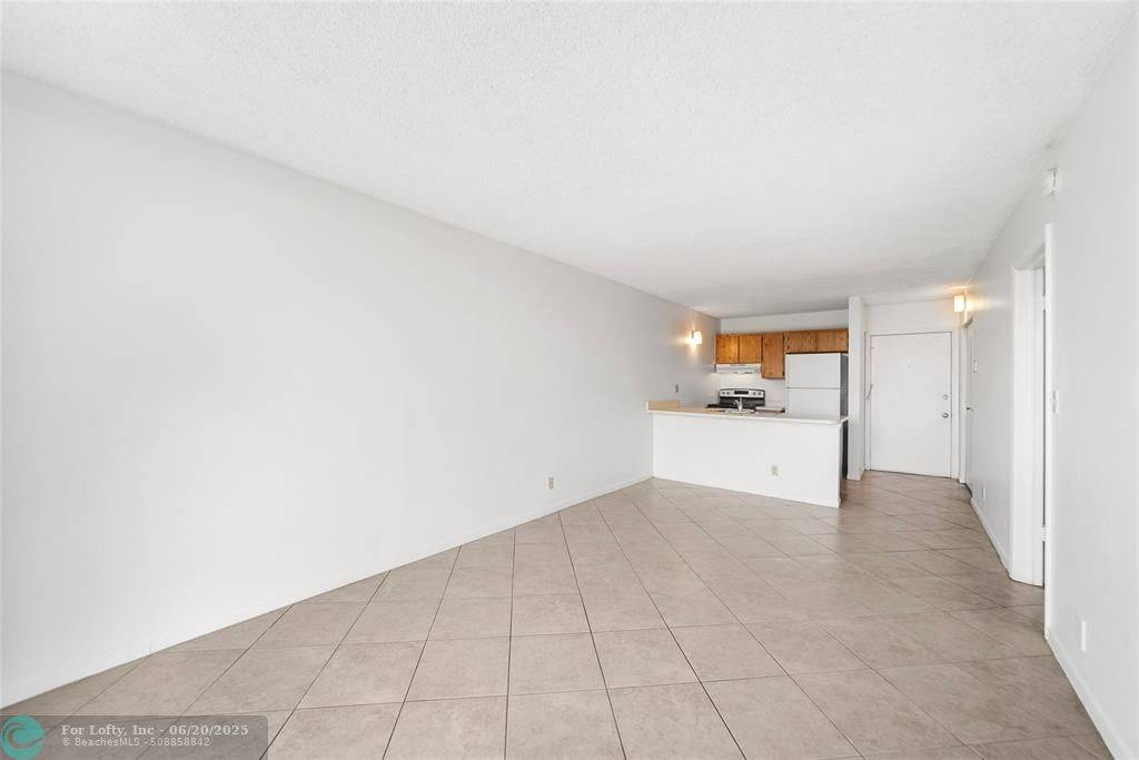 Coral Springs, FL 33065,2771 Riverside Dr  #517A