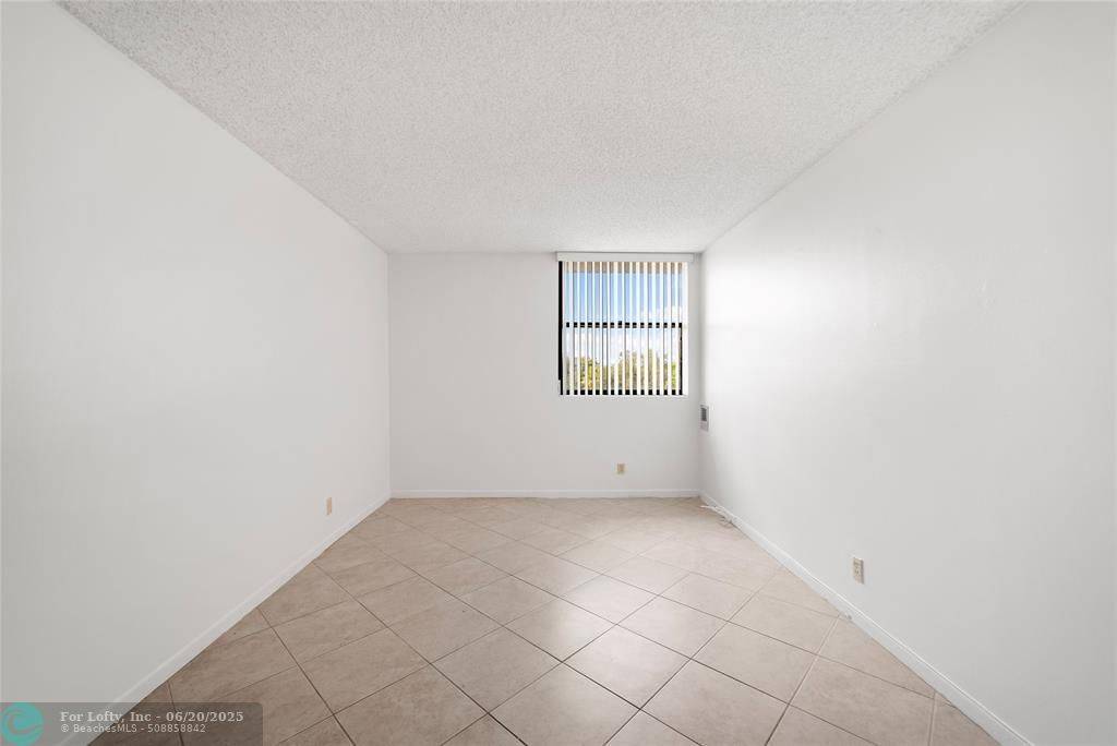 Coral Springs, FL 33065,2771 Riverside Dr  #517A