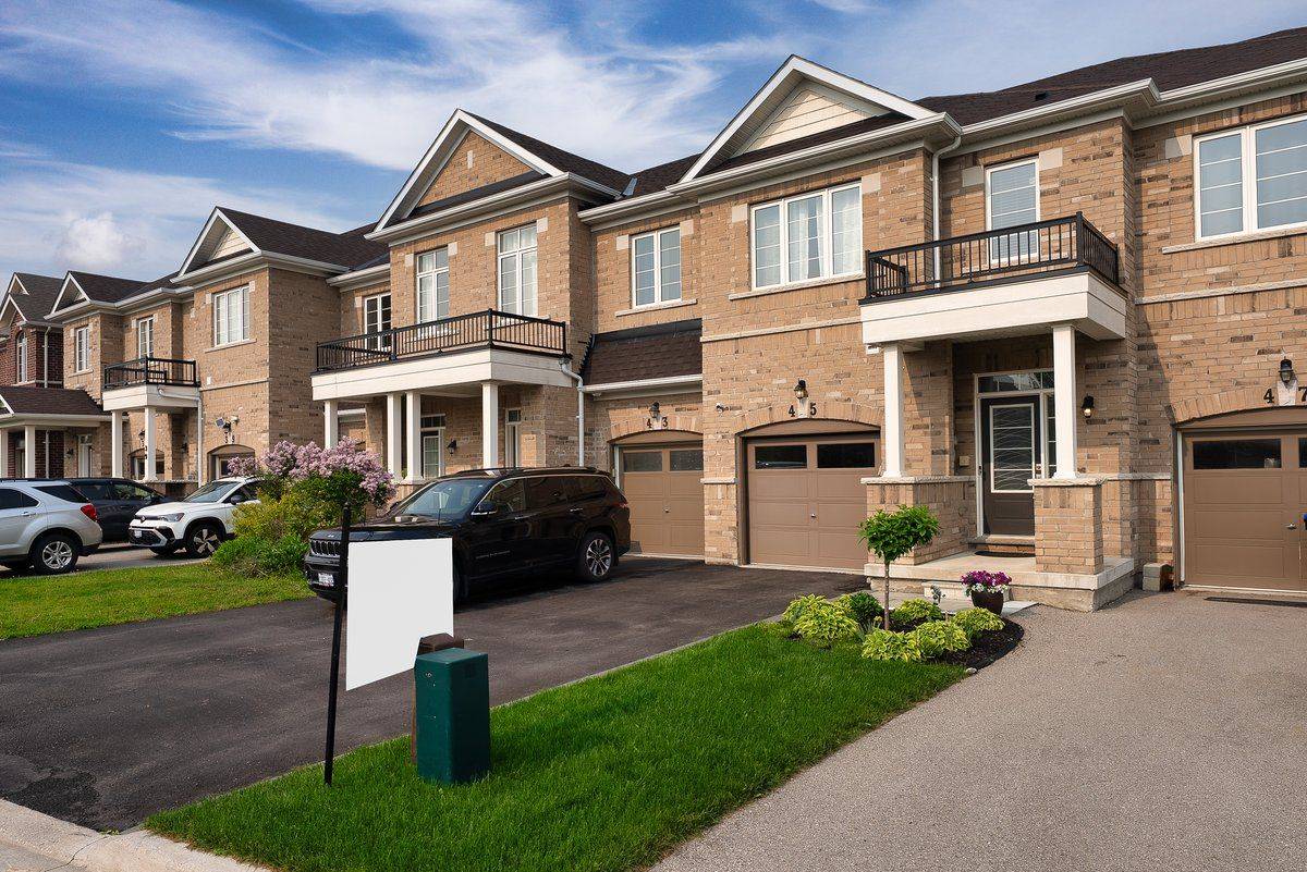 45 Webb ST, Bradford West Gwillimbury, ON L3Z 0R2