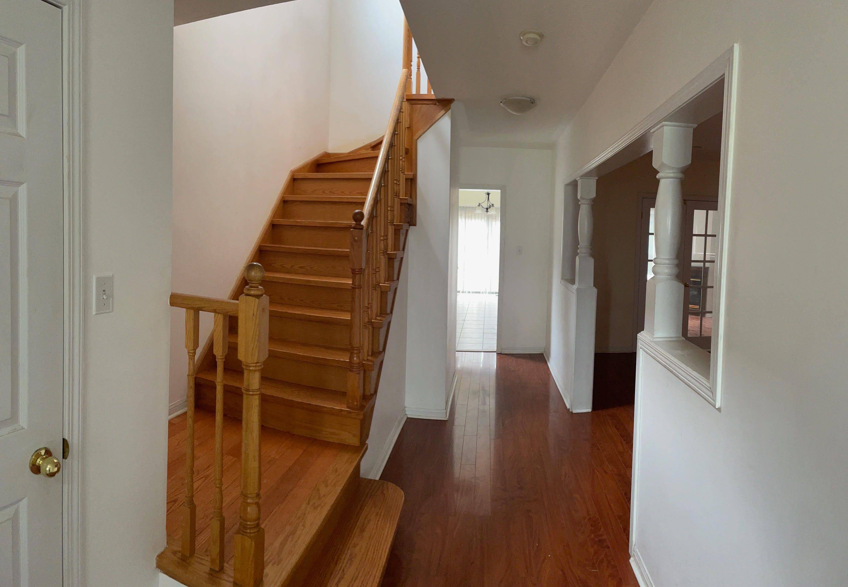 Newmarket, ON L3X 2K9,850 Stonehaven AVE