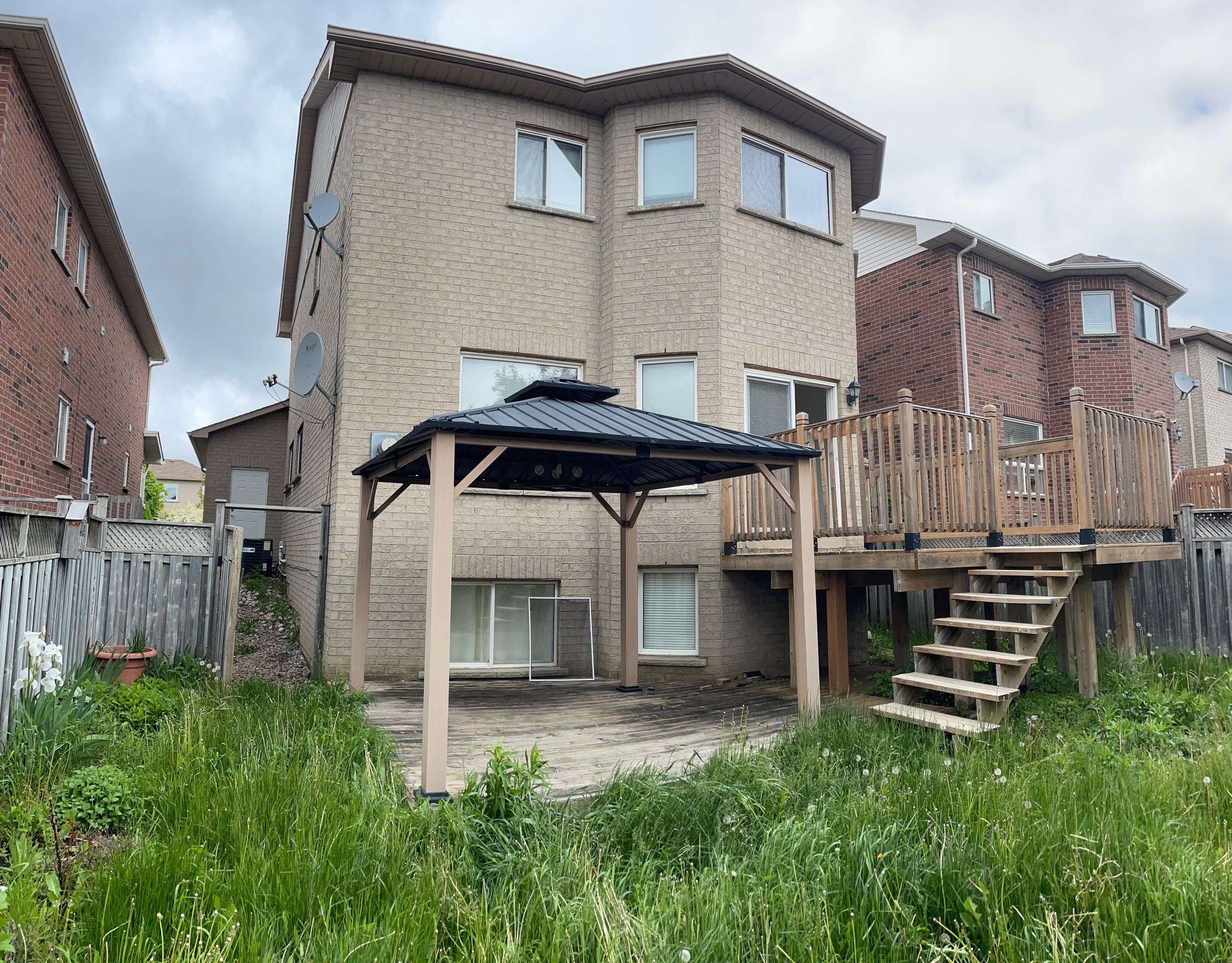 Newmarket, ON L3X 2K9,850 Stonehaven AVE