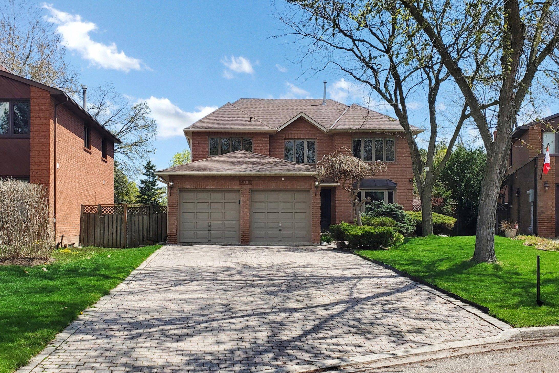 Mississauga, ON L5C 4K3,4183 Renoak CT