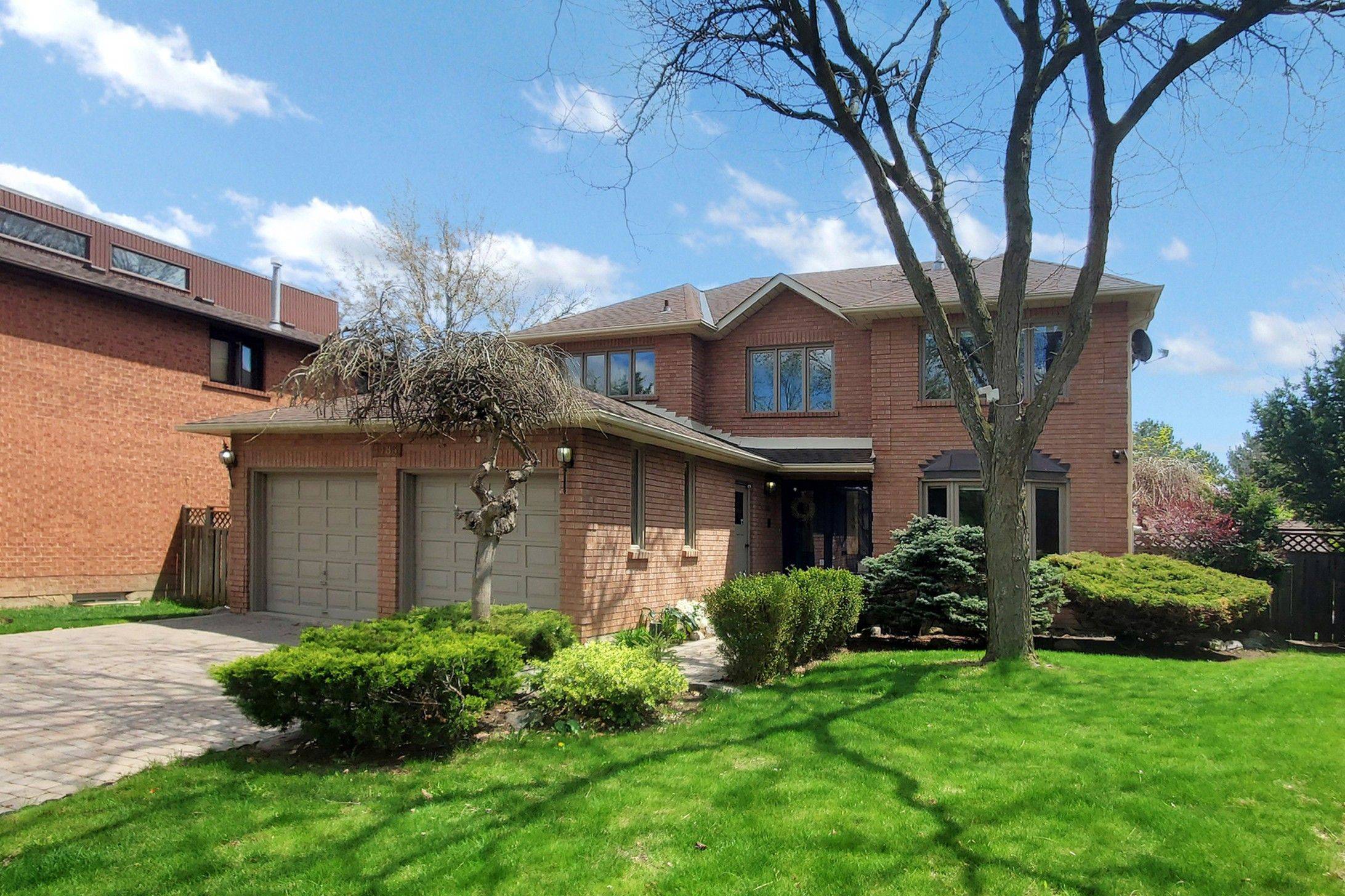 Mississauga, ON L5C 4K3,4183 Renoak CT