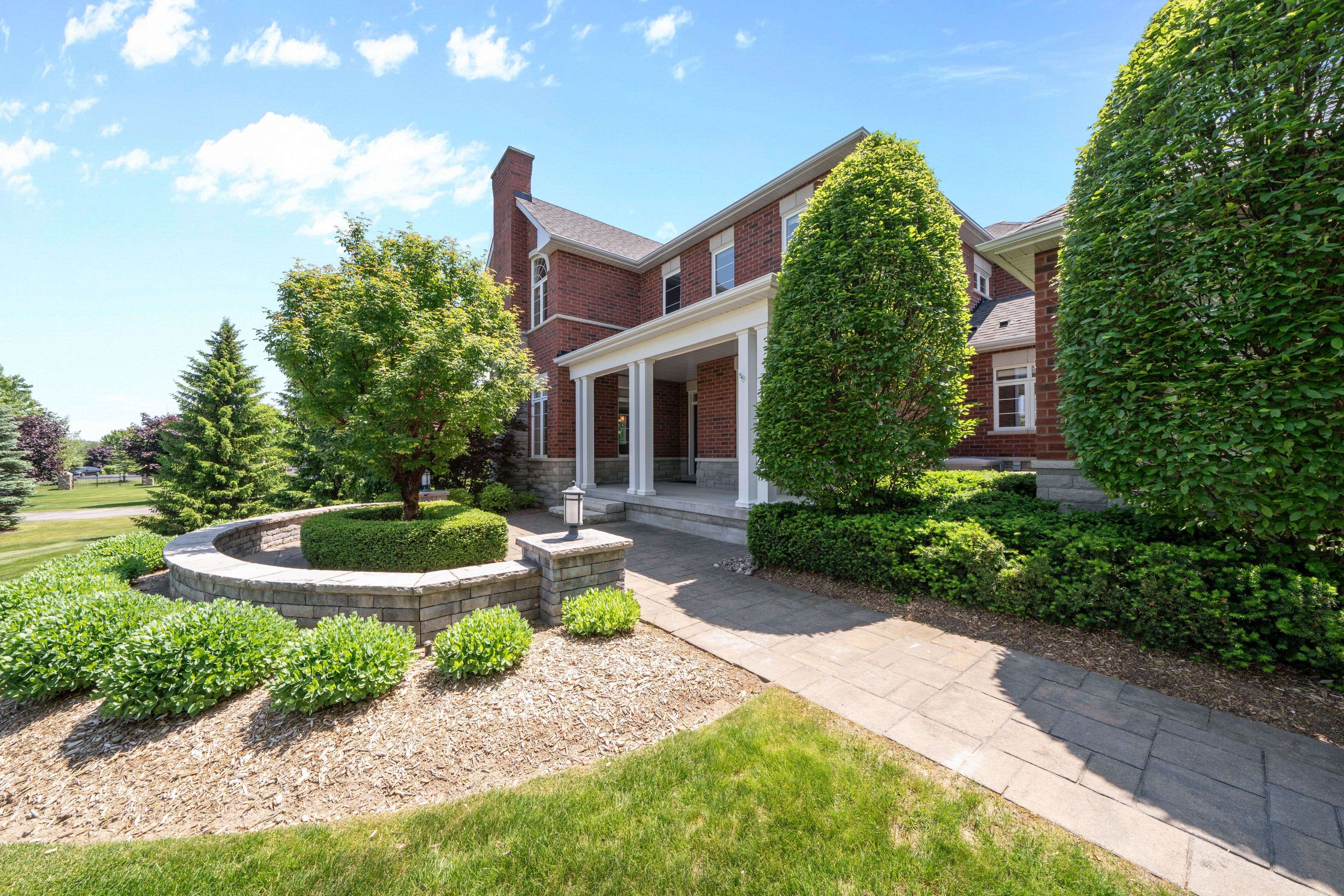 Caledon, ON L7E 4H3,37 Doctor Reynar RD