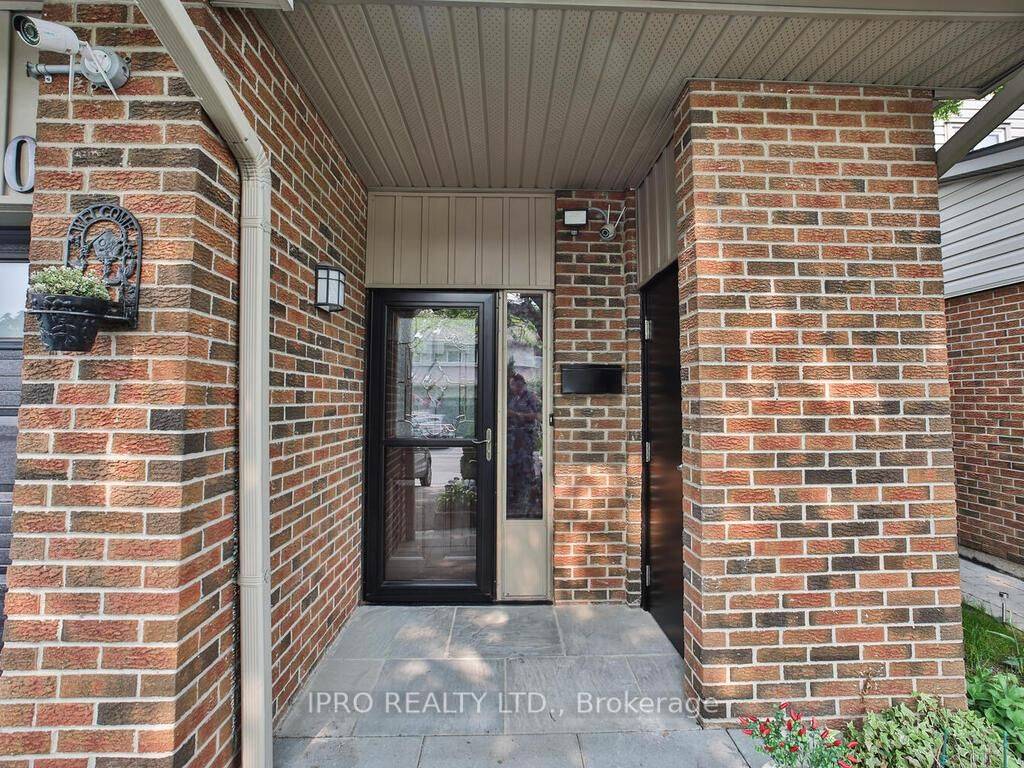 Mississauga, ON L4Z 1H1,485 Meadows BLVD #30