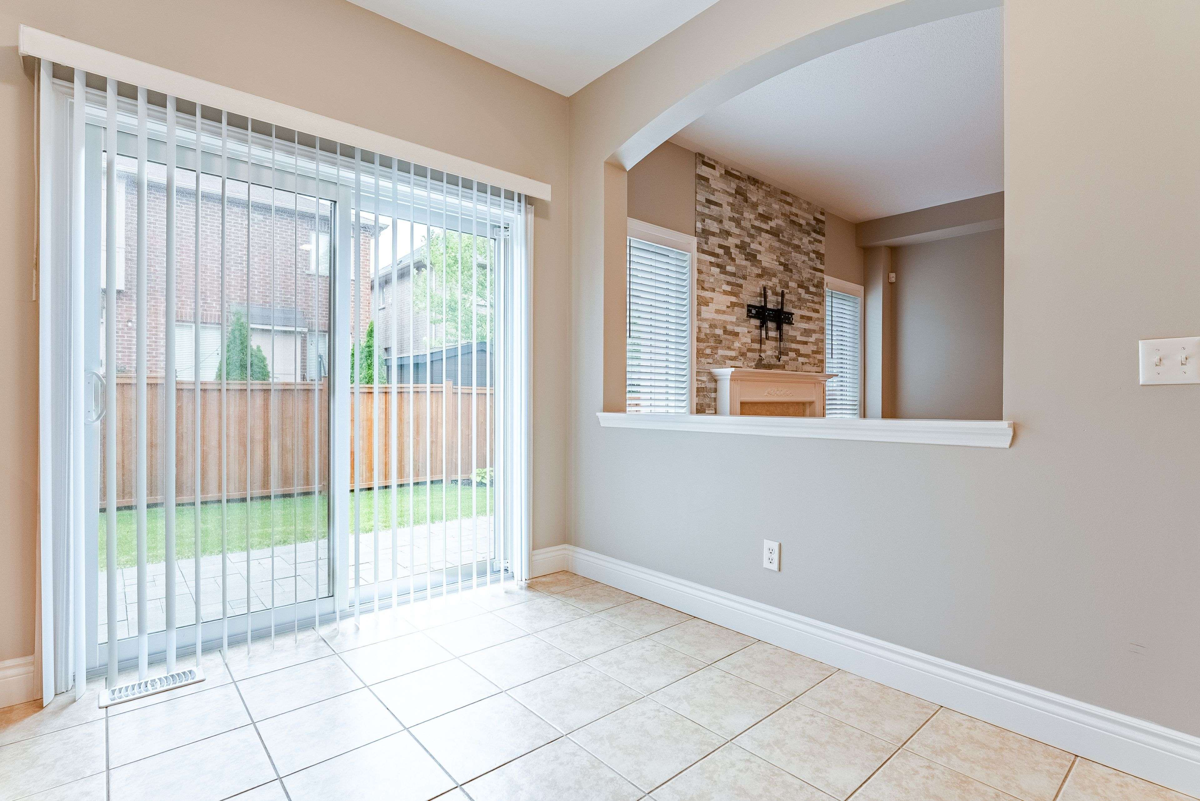 Burlington, ON L7M 0A4,4165 Cole CRES
