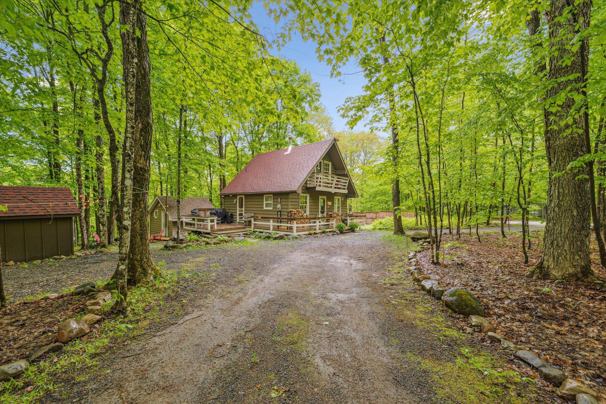 Huntsville, ON P1H 2J3,17 Sugarbush LN